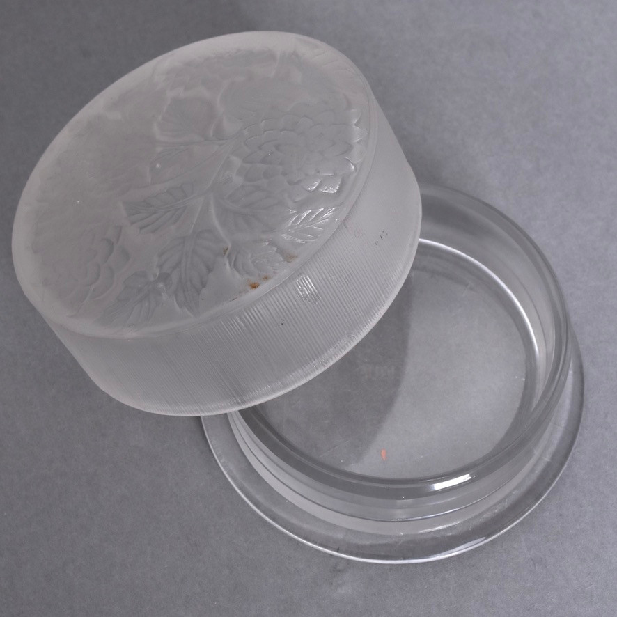 RENÉ LALIQUE. lockask, gjutet glas, "Meudon".