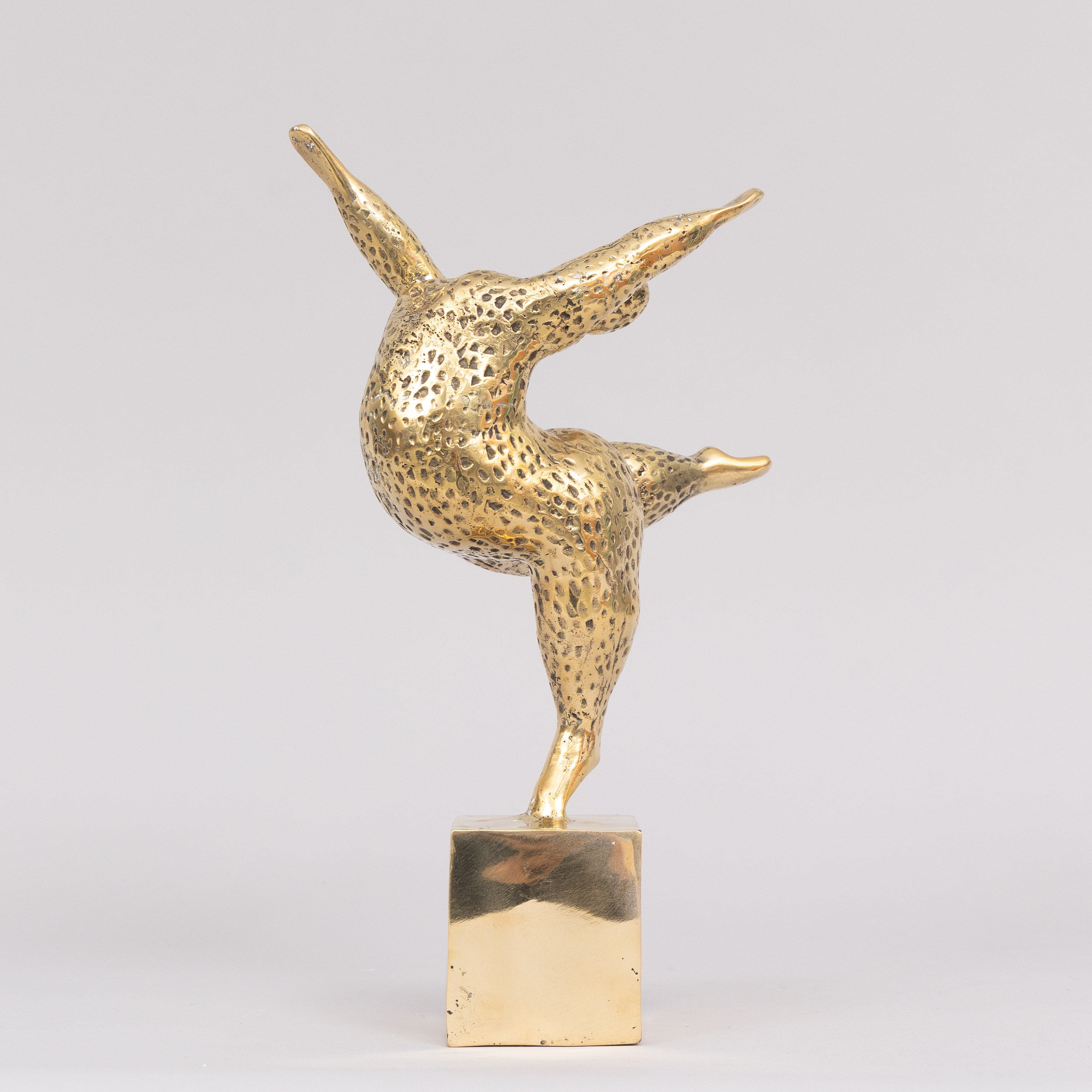 SKULPTUR, ballerina, guldpatinerad brons, Art People Gallery Sweden, stämplad APG.