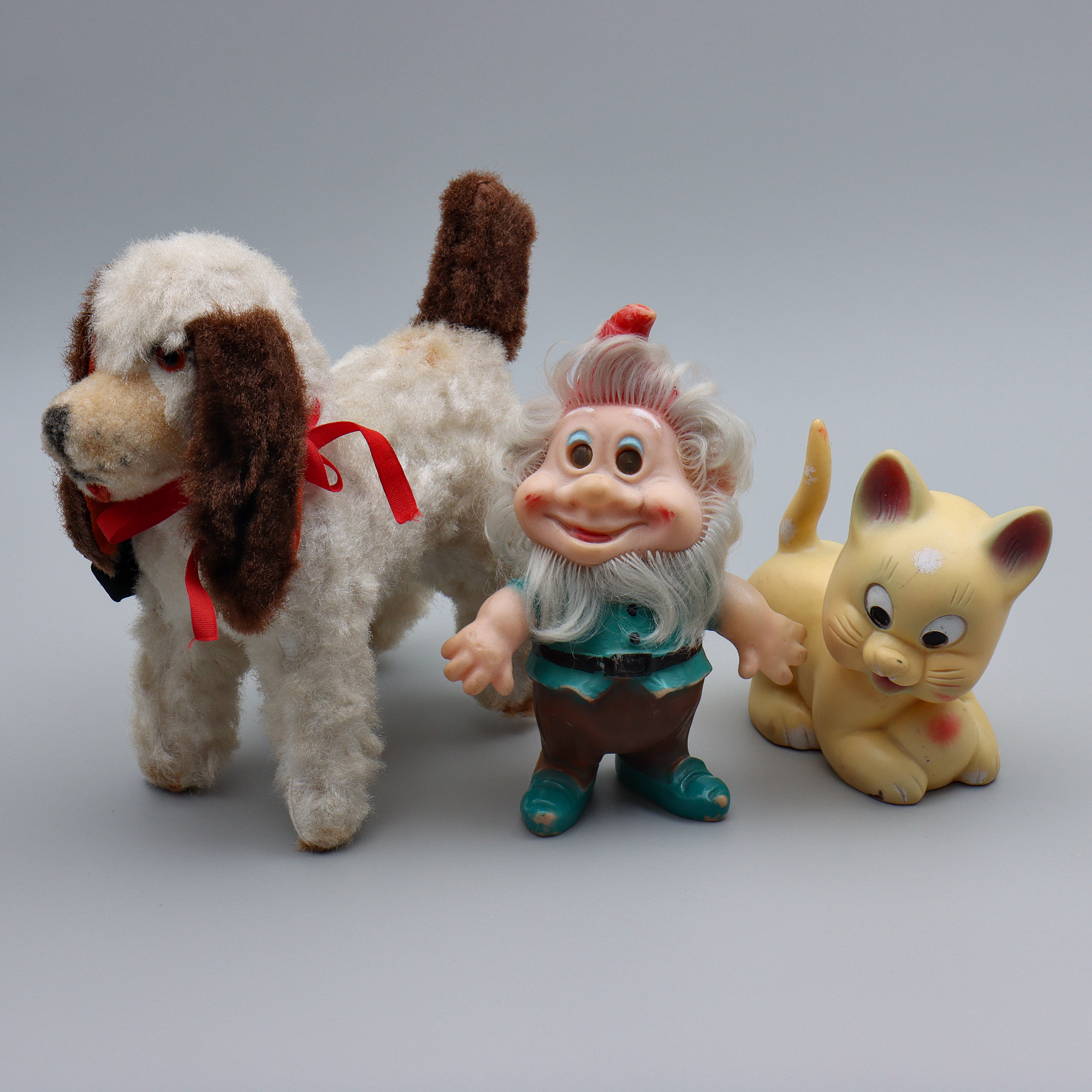 VINTAGE LEKSAKER / GOSEDJUR, HUND, TROLL-TOMTE, KATT, 1950/1960-TAL.