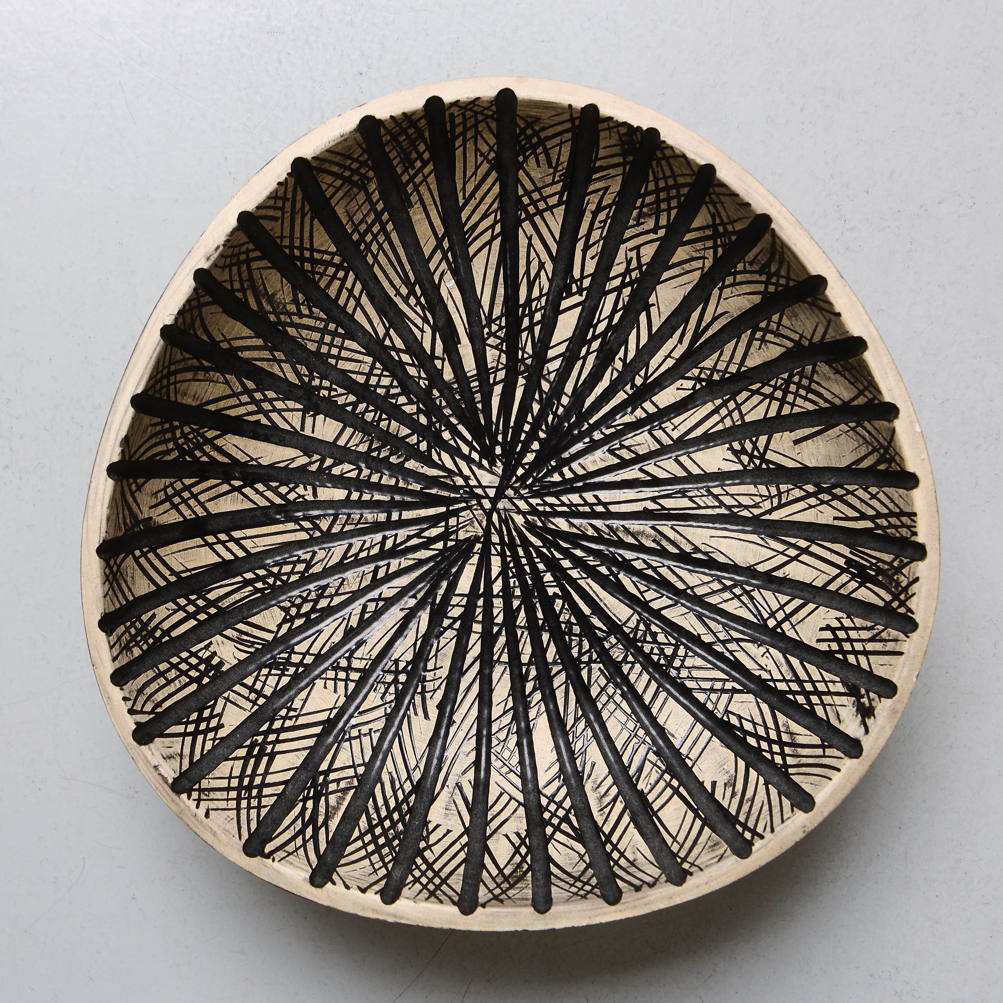 MARI SIMMULSON. "Calypso", skål, modell 4316, Upsala-Ekeby, 1957-59.