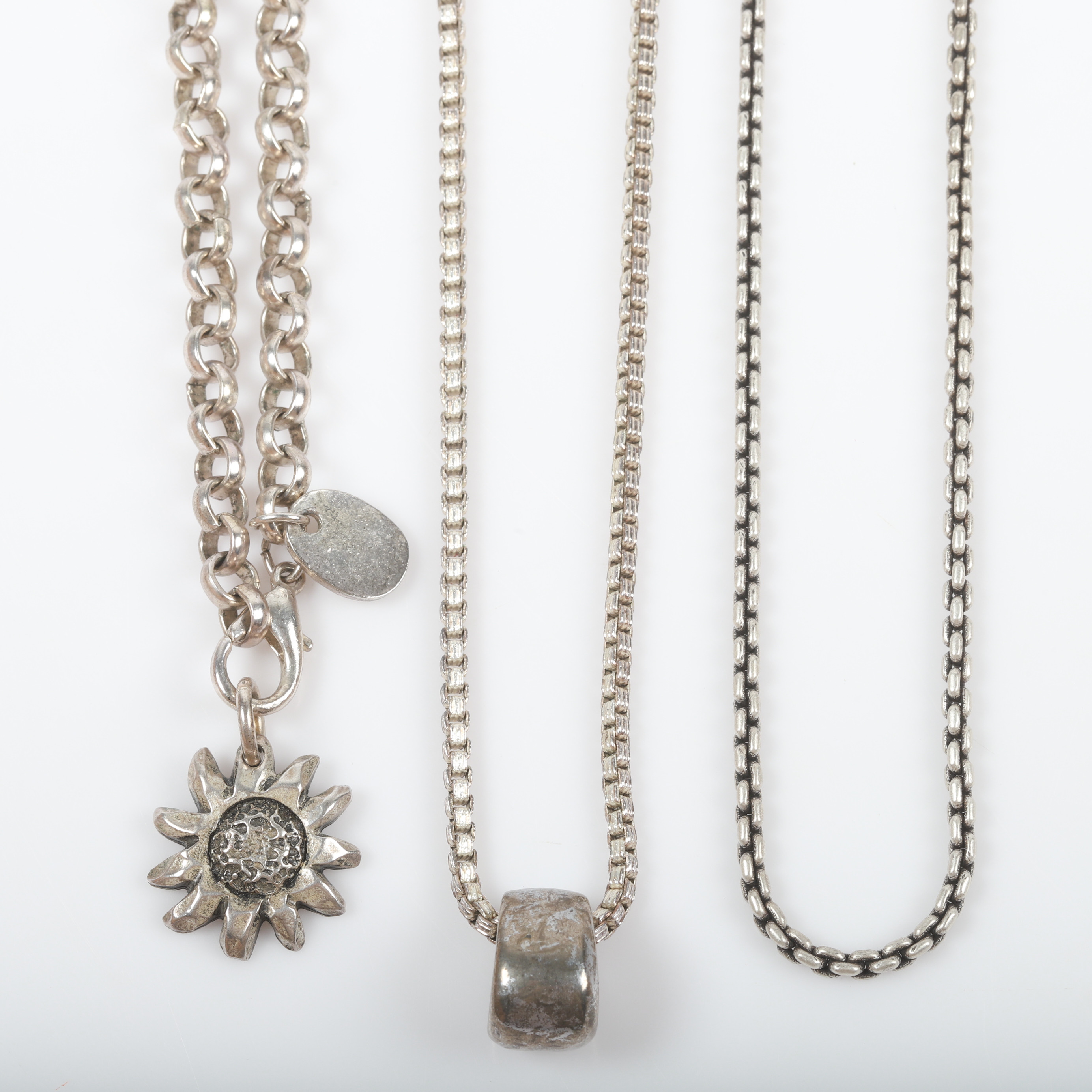 COILLIERER, 3 stycken, vitmetall, Dyberg Kern, Danmark.