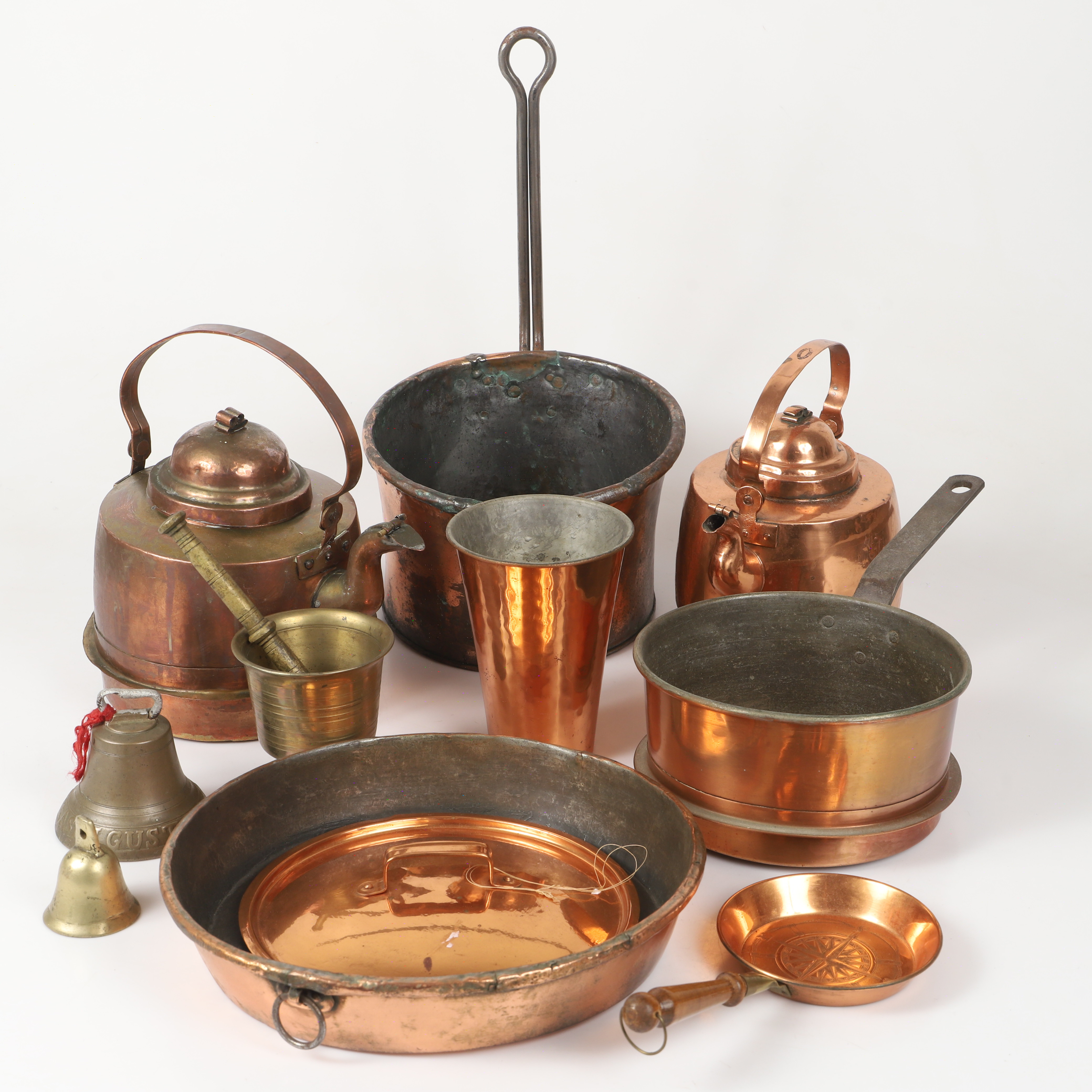 KAFFEKITTLAR M. M., 10 stycken, koppar/mässing, 1800/1900-tal.