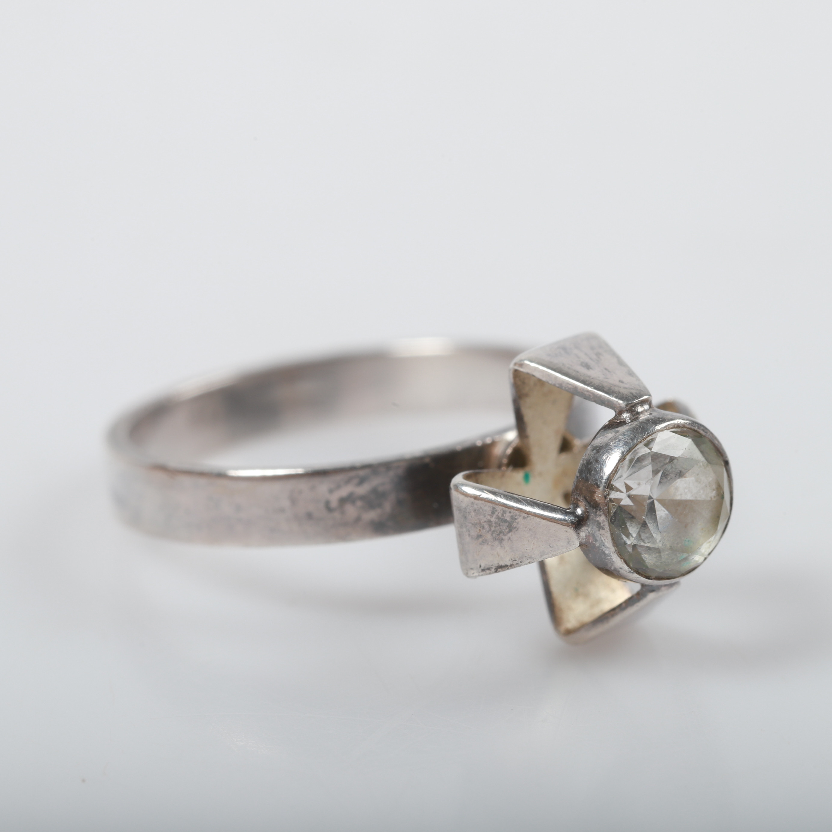 RING, silver med fasettslipad sten, Alton, Falköping, 1970.