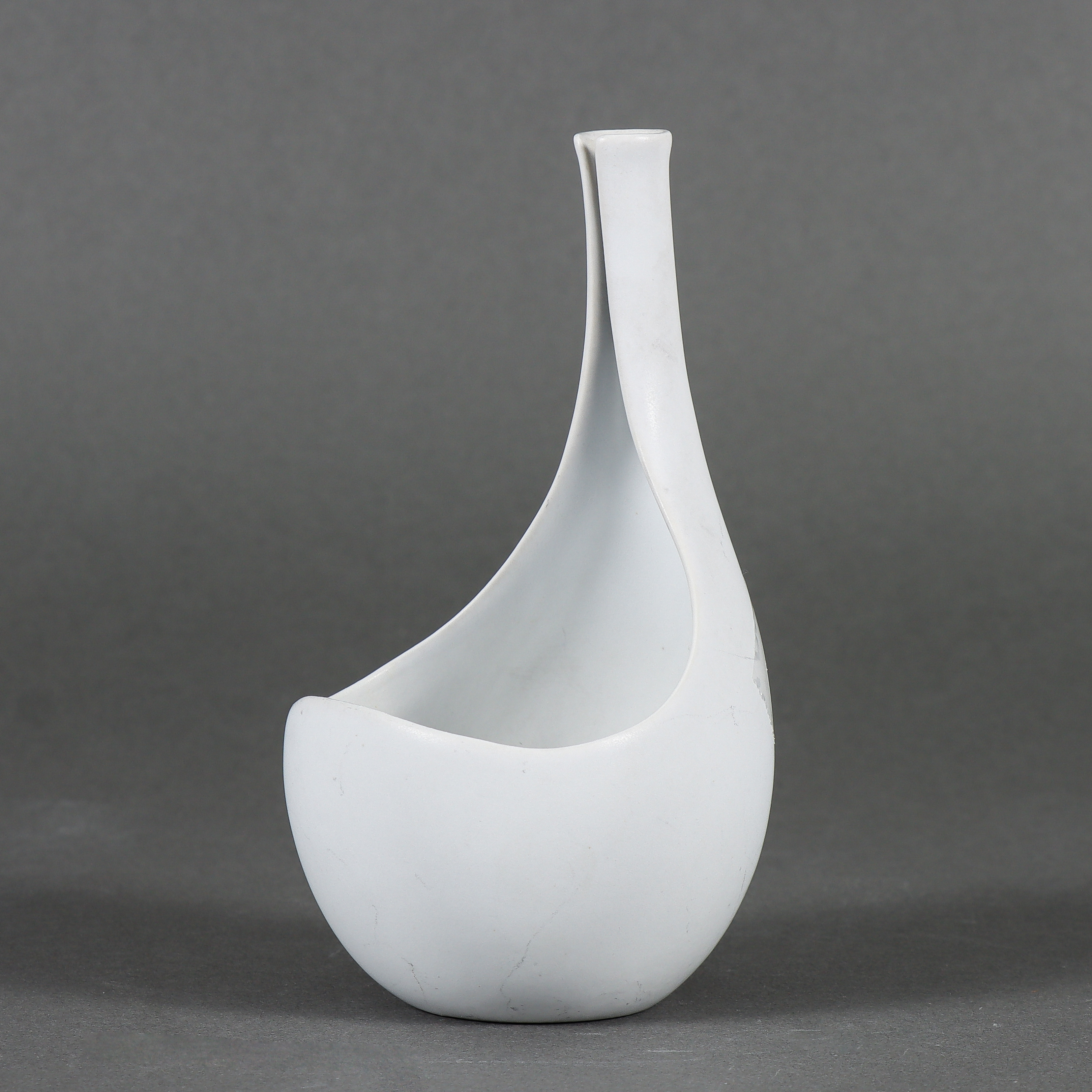 STIG LINDBERG. Vas, Gustavsberg Pungo.