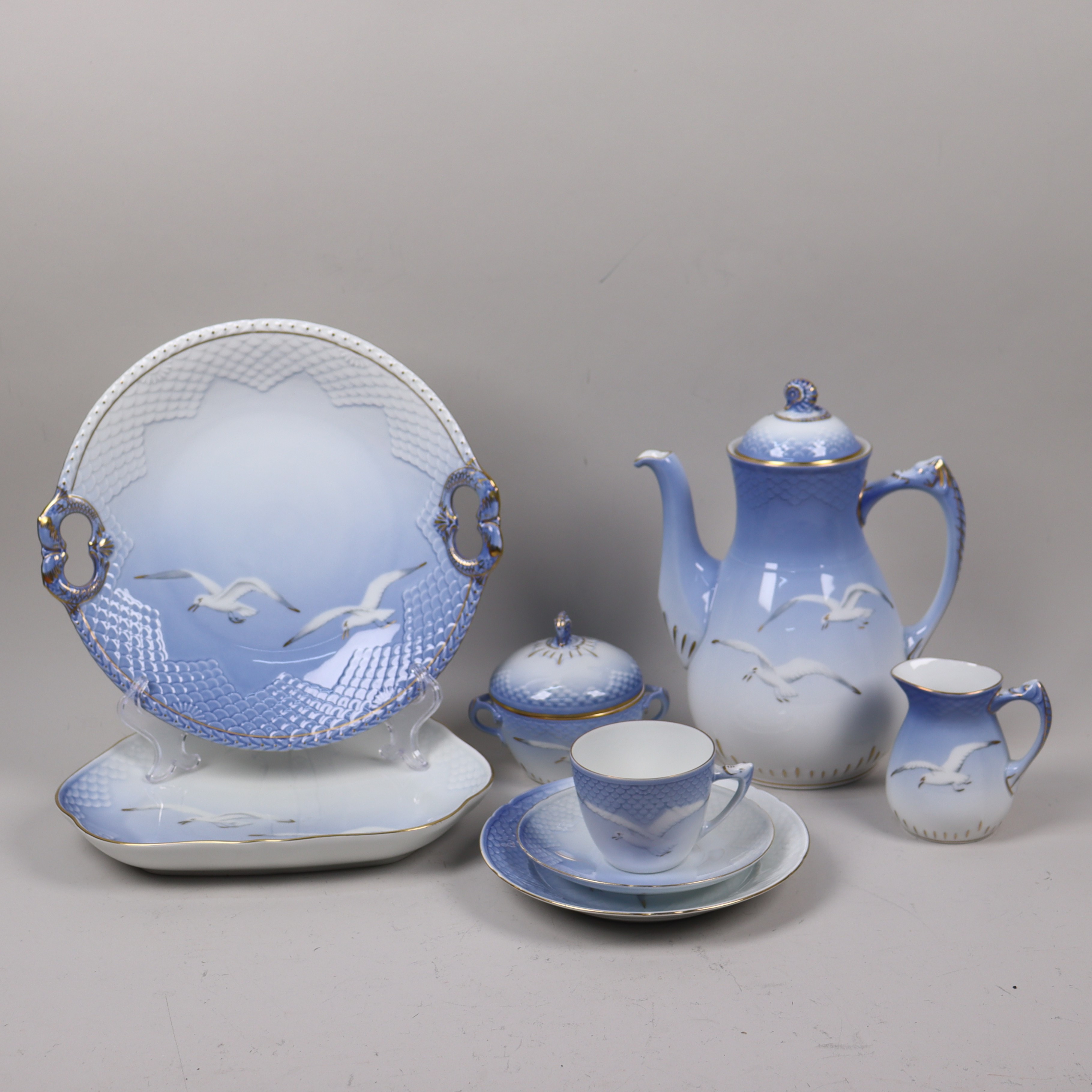 KAFFESERVIS, 77 delar, "Blå Måsen", Bing & Gröndahl, Danmark.