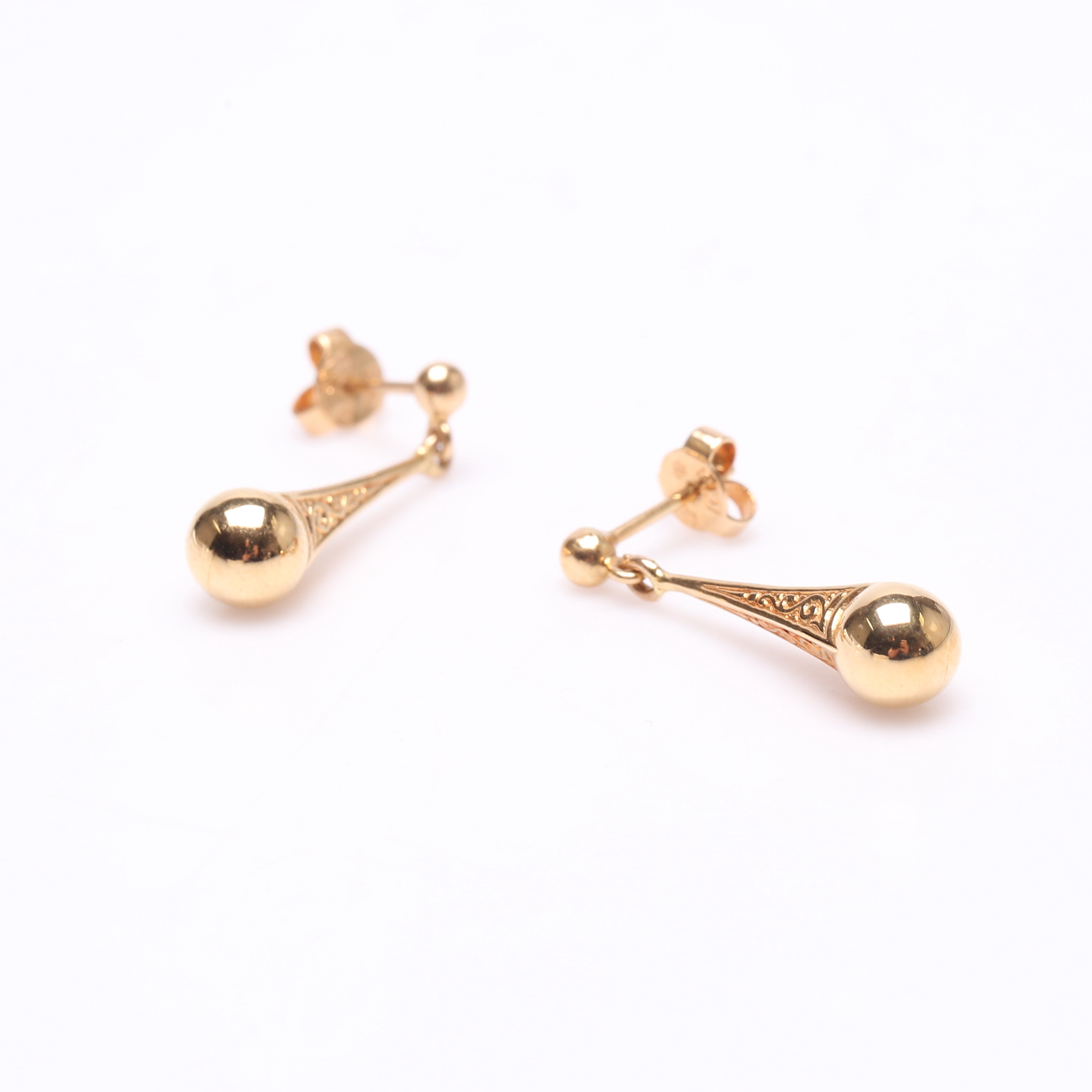 ÖRHÄNGEN, ett par, 18K guld, vikt ca 2.1gram.