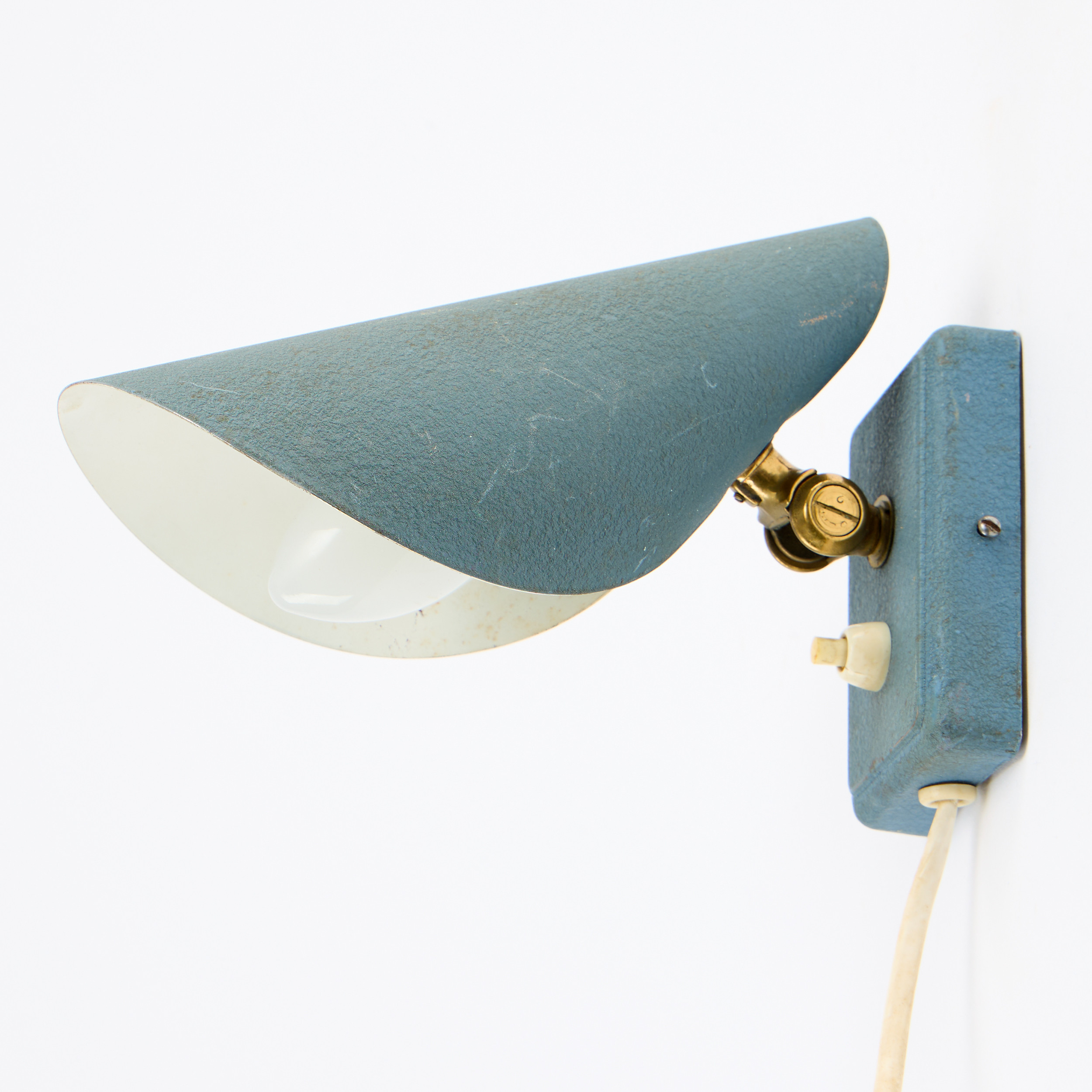 ERIC WÄRNÅ. Vägglampa, EWÅ, Värnamo 1950-tal. Signerad och märkt "V13".