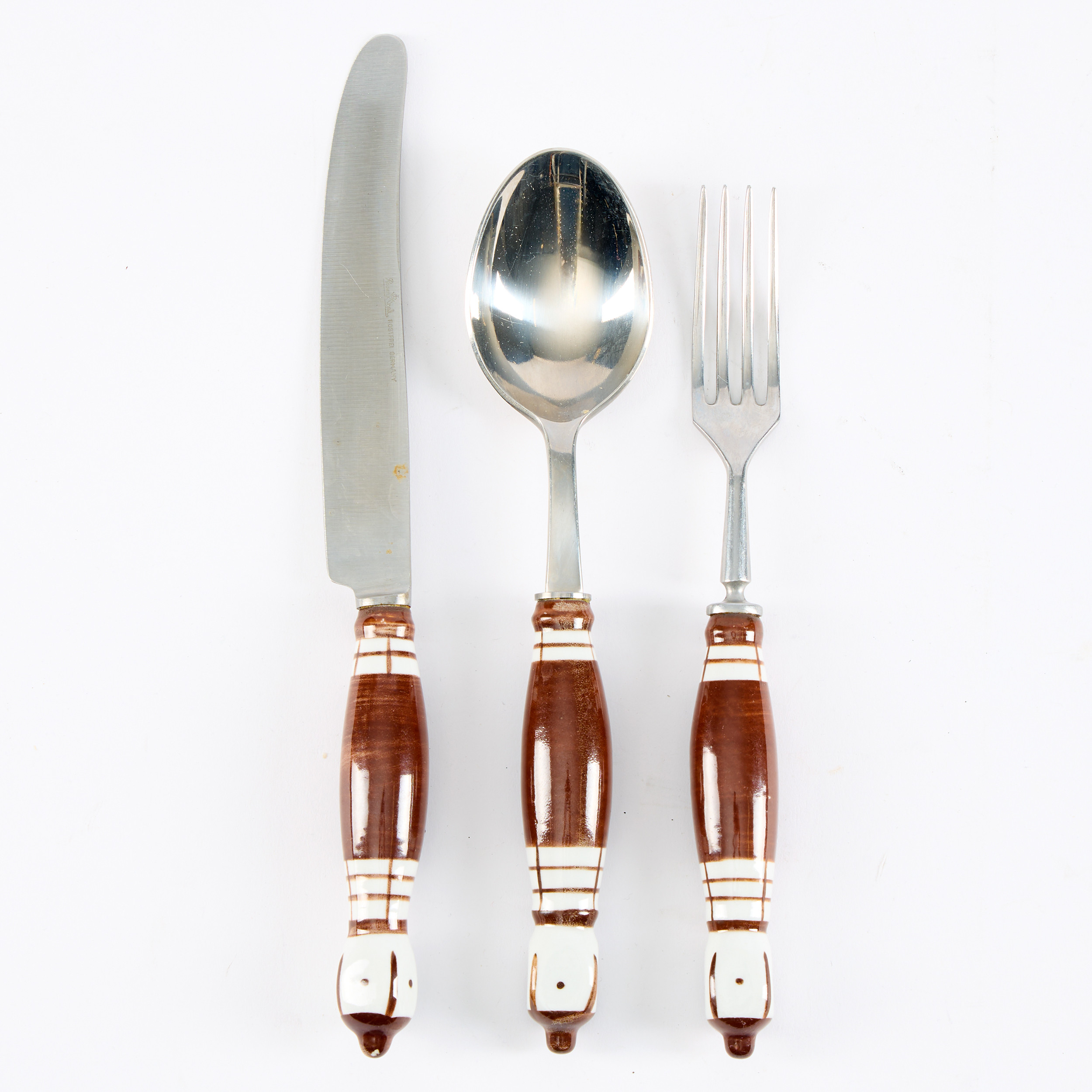 BJÖRN WIINBLAD. Besticksuppsättning, 40 delar, "Siena", Rosenthal, Tyskland. Porslinsskaft och rostfritt stål.