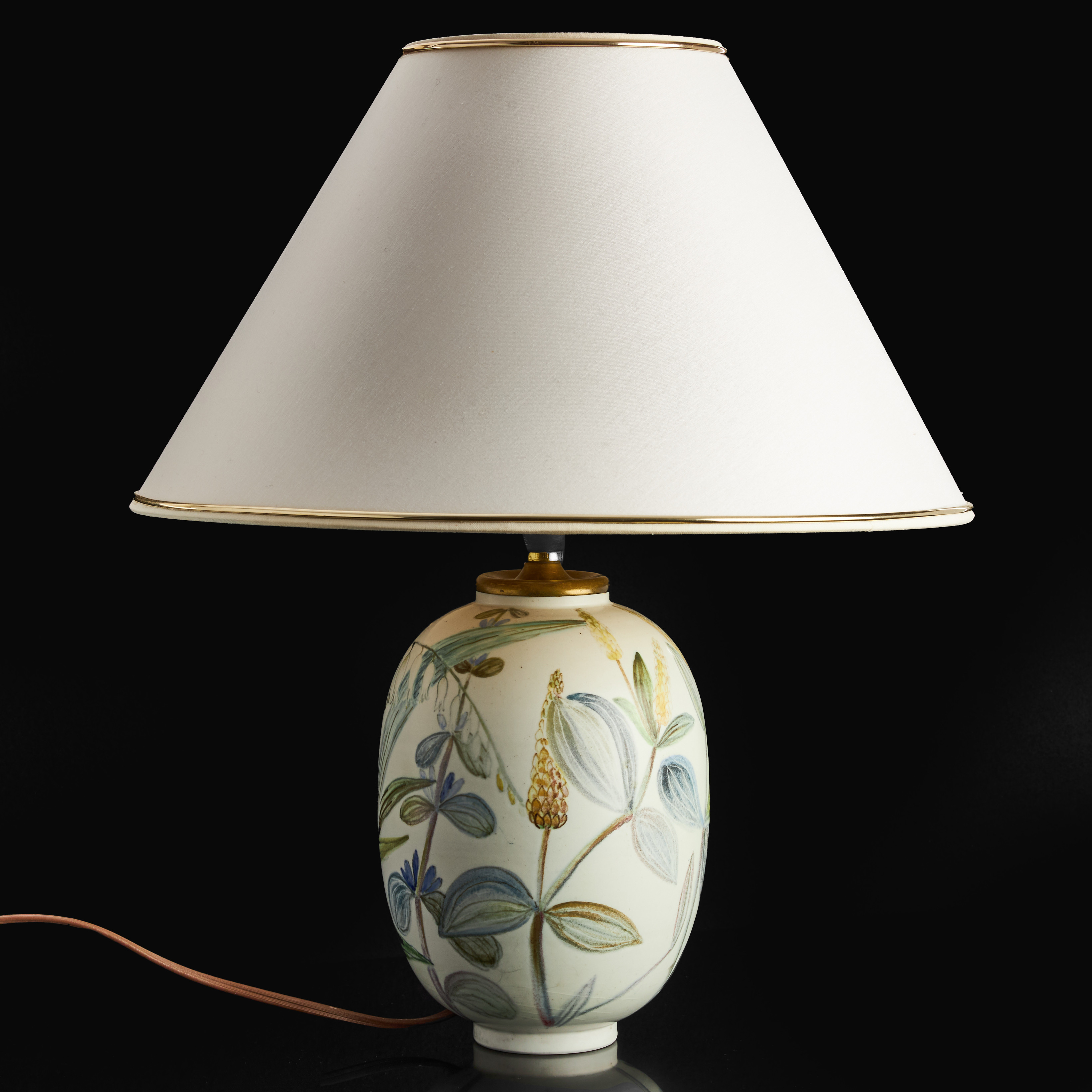 CARL-HARRY STÅLHANE (1920-1990). Bordslampa, stengods, Rörstrand, 1900-talets mitt, polykrom blomsterdekor.