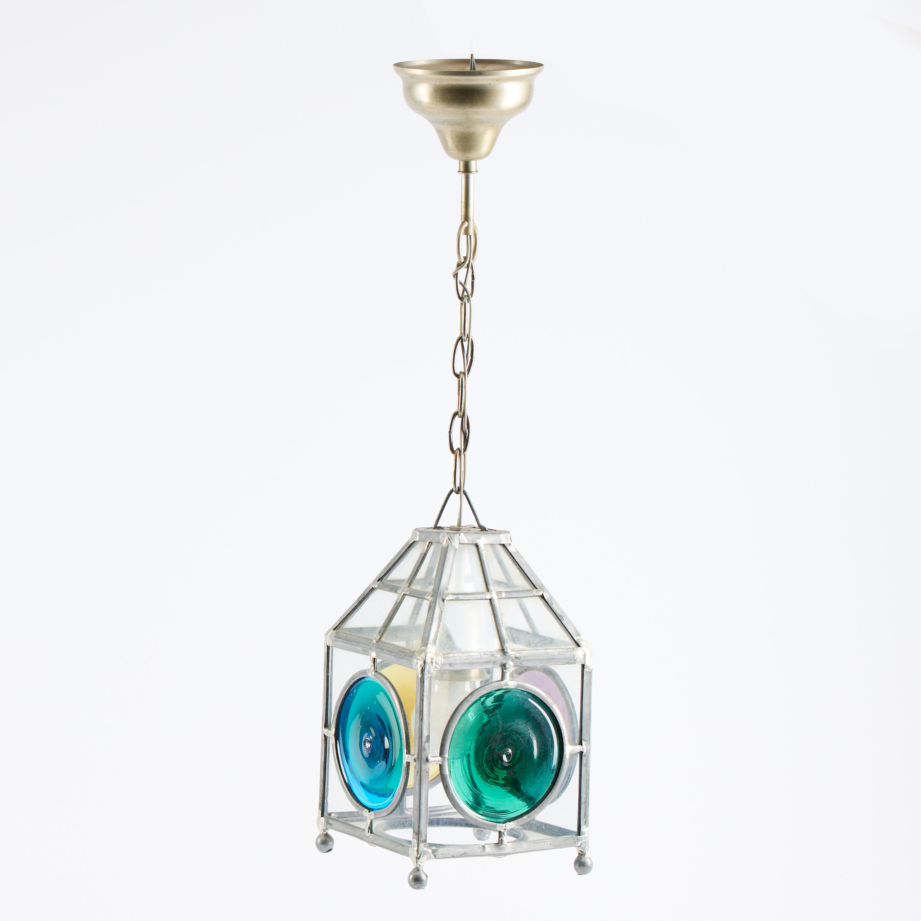 HALLAMPA. Blyinfattat och delvis färgat glas, 1900-talets mitt.