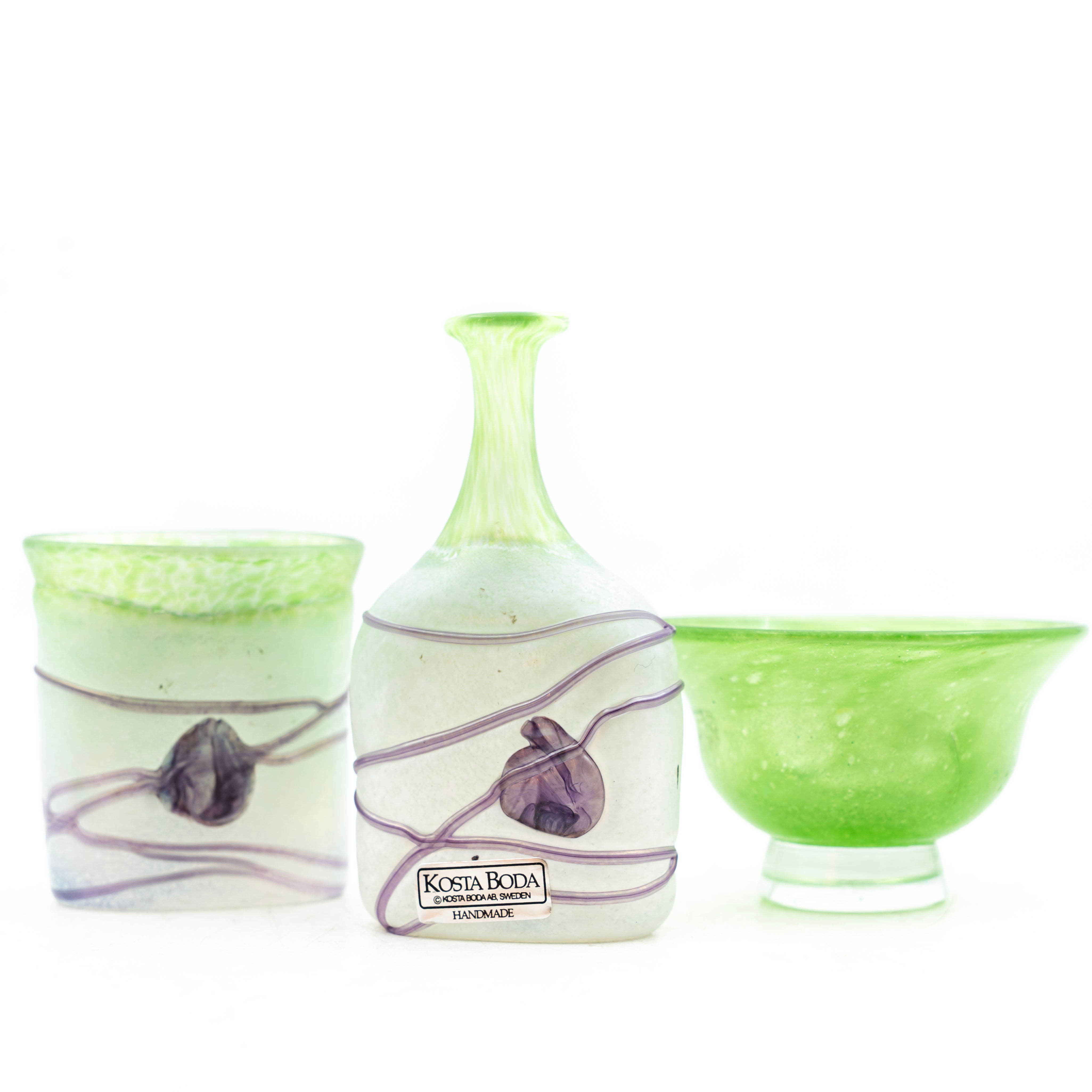 BERTIL VALLIEN. Glasföremål, Miniatyrer, Kosta Boda, 1900-tal, 3 delar.