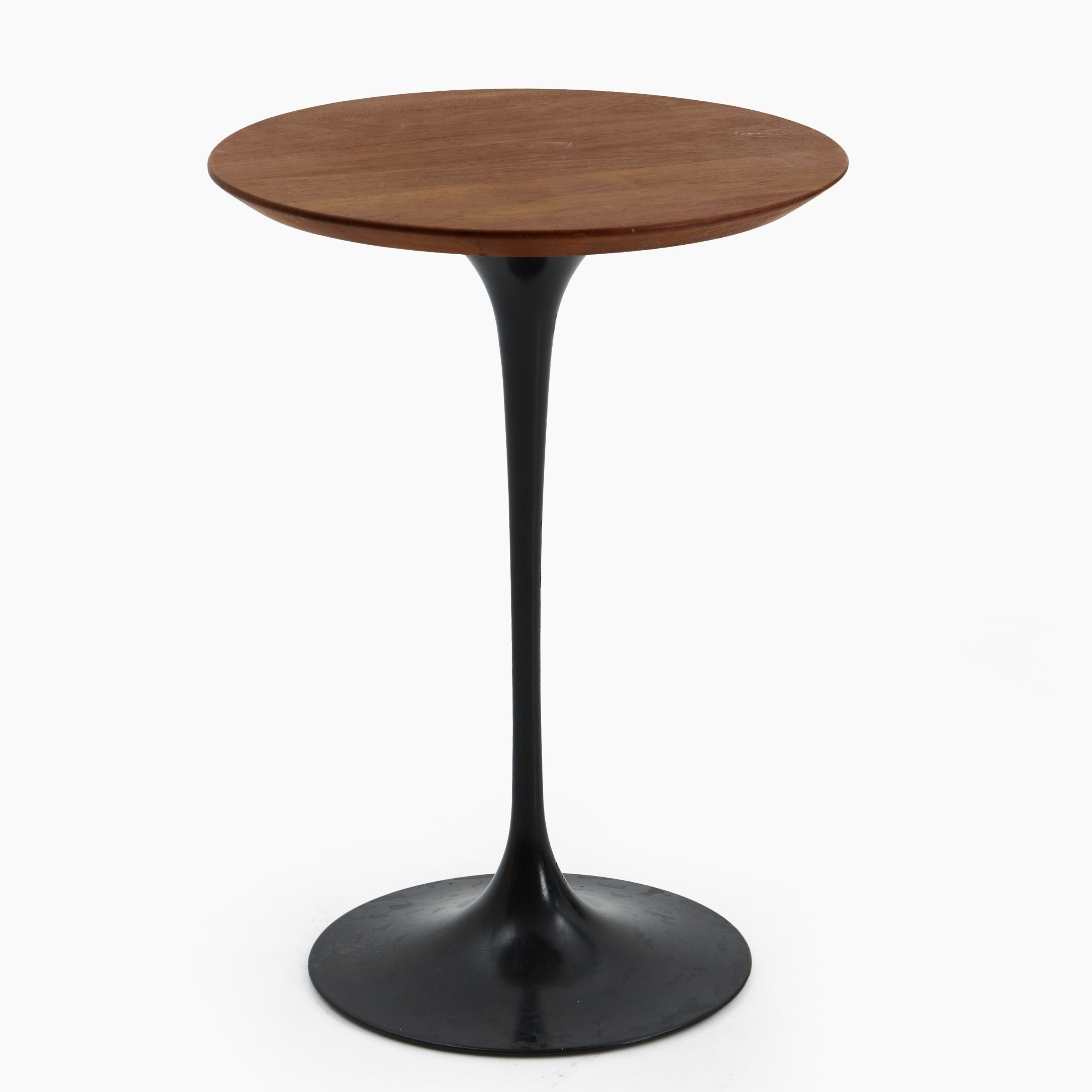 EERO SAARINEN. Sidobord, "Tulip", Knoll International, märkt i gjutgods under fot.