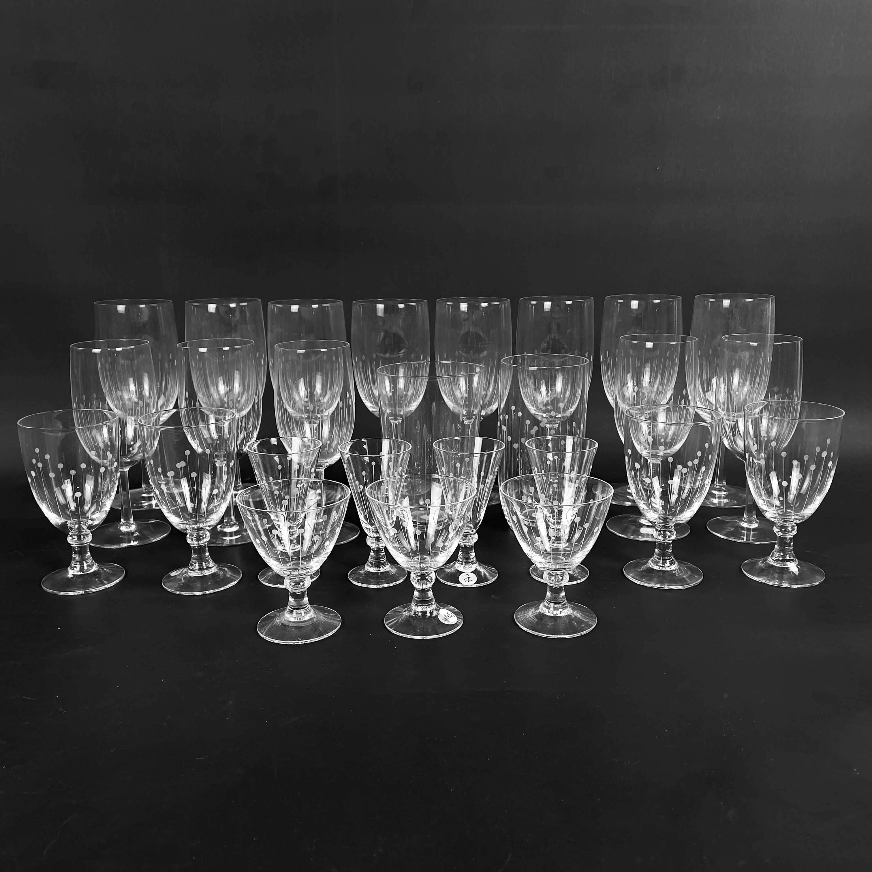 GLASSERVISDELAR, 26 st, bl a "Gothenburg", design Nils Landberg, Orrefors.