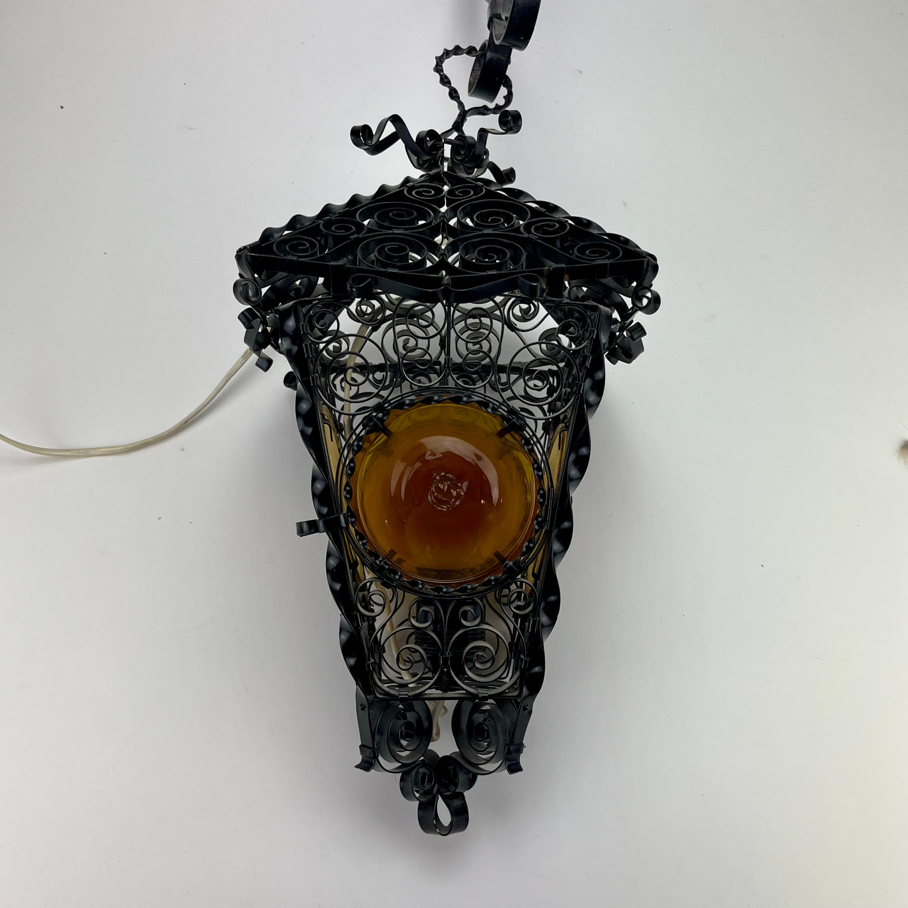 VÄGGLAMPA, metall och glas, 1900-talets andra hälft.