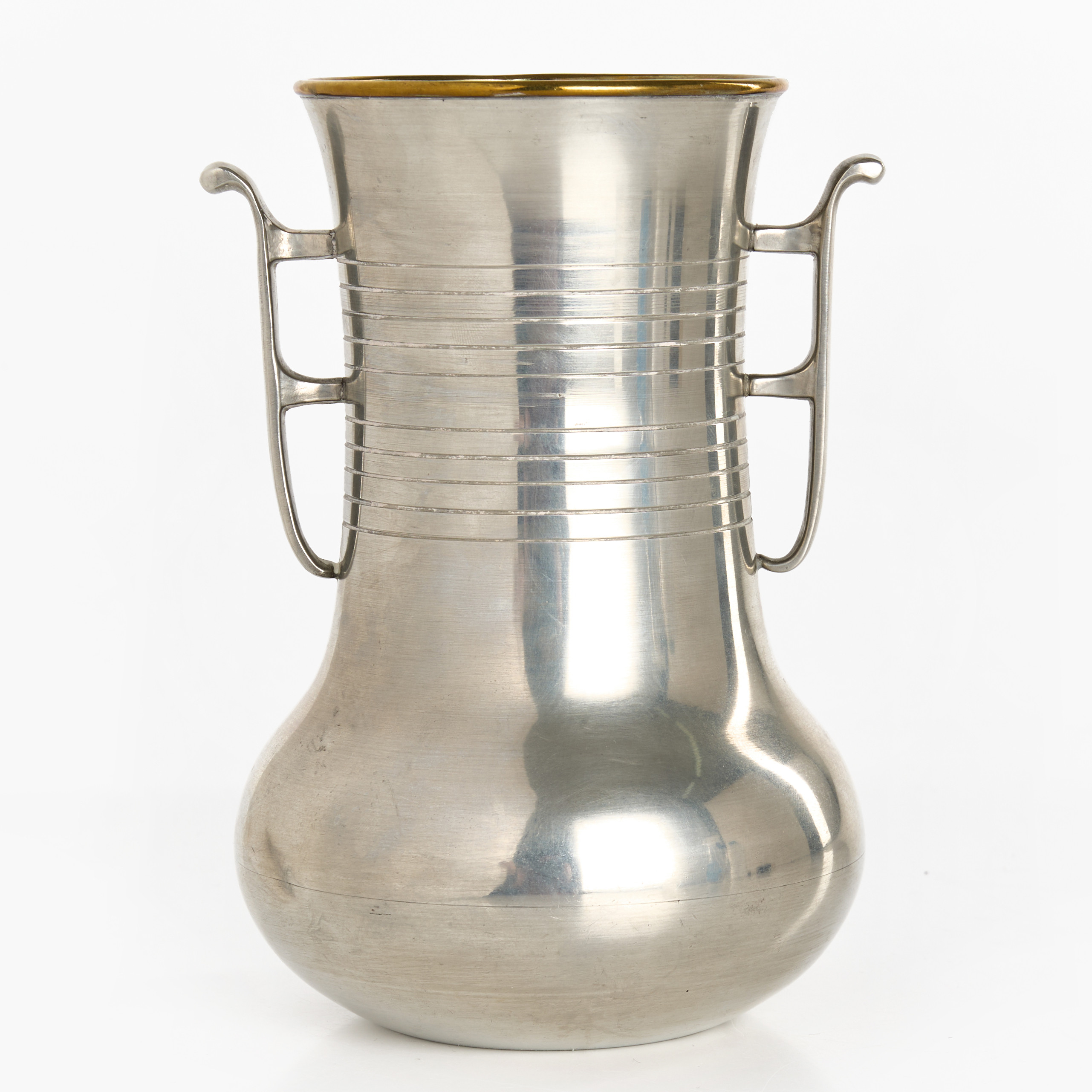 VAS med hänklar, tenn och mässing, Guldsmedsaktiebolaget (GAB), Stockholm 1939.