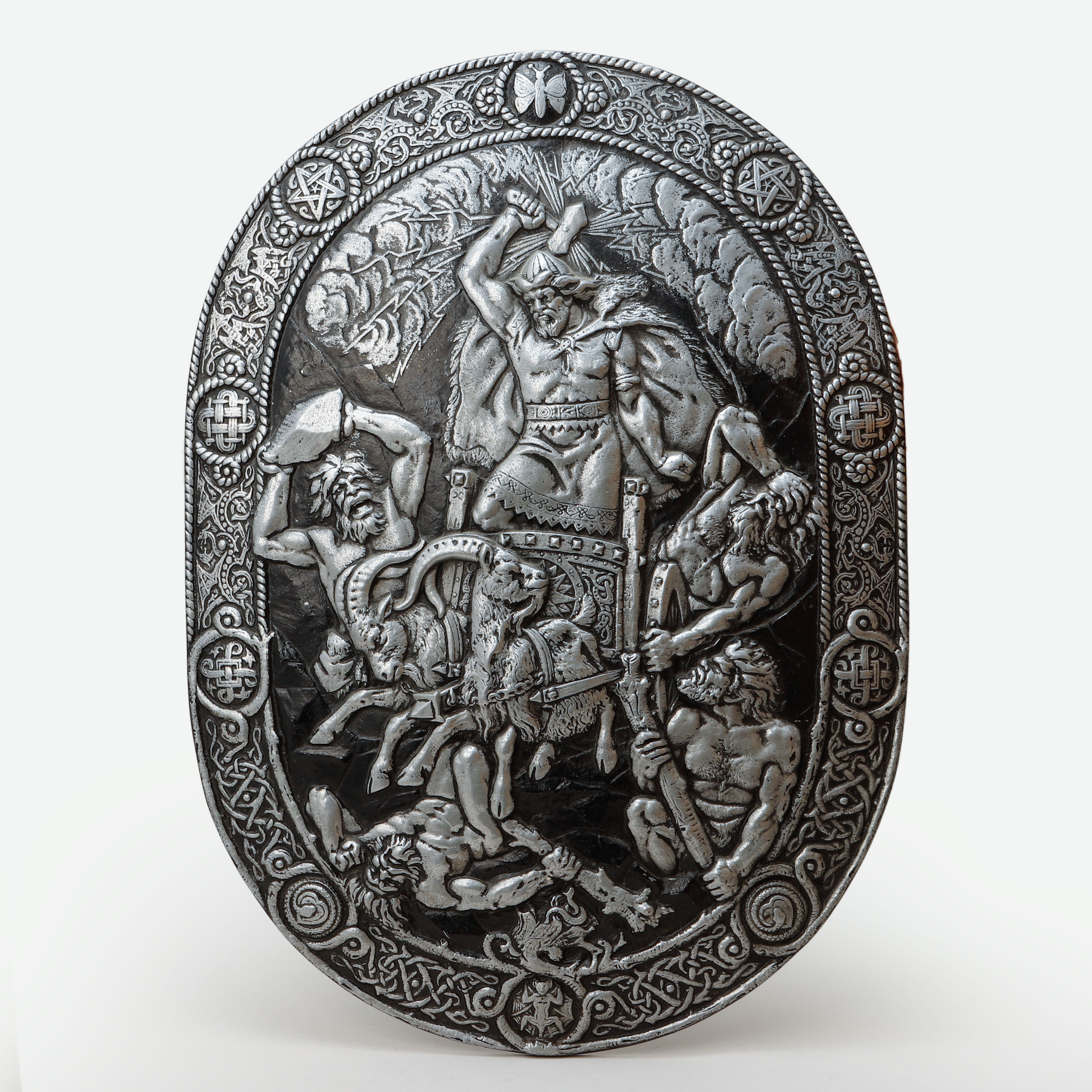 VÄGGSKÖLD, "Tors strid med jättarna", gjuten metall.