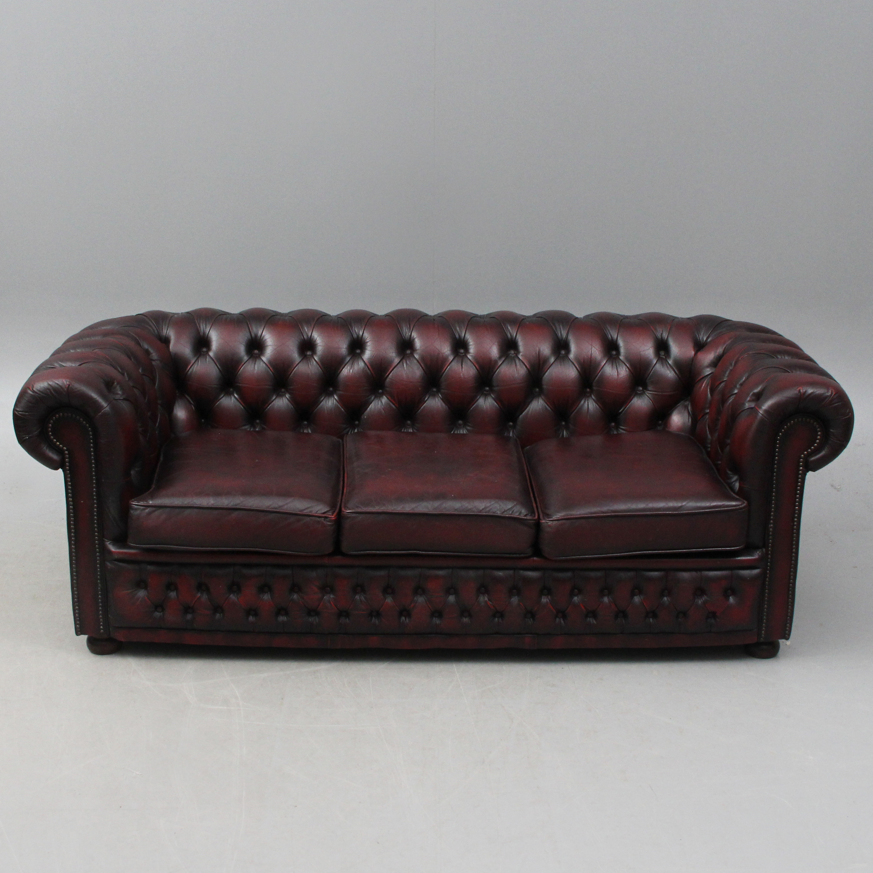 SOFFA, Chesterfield.