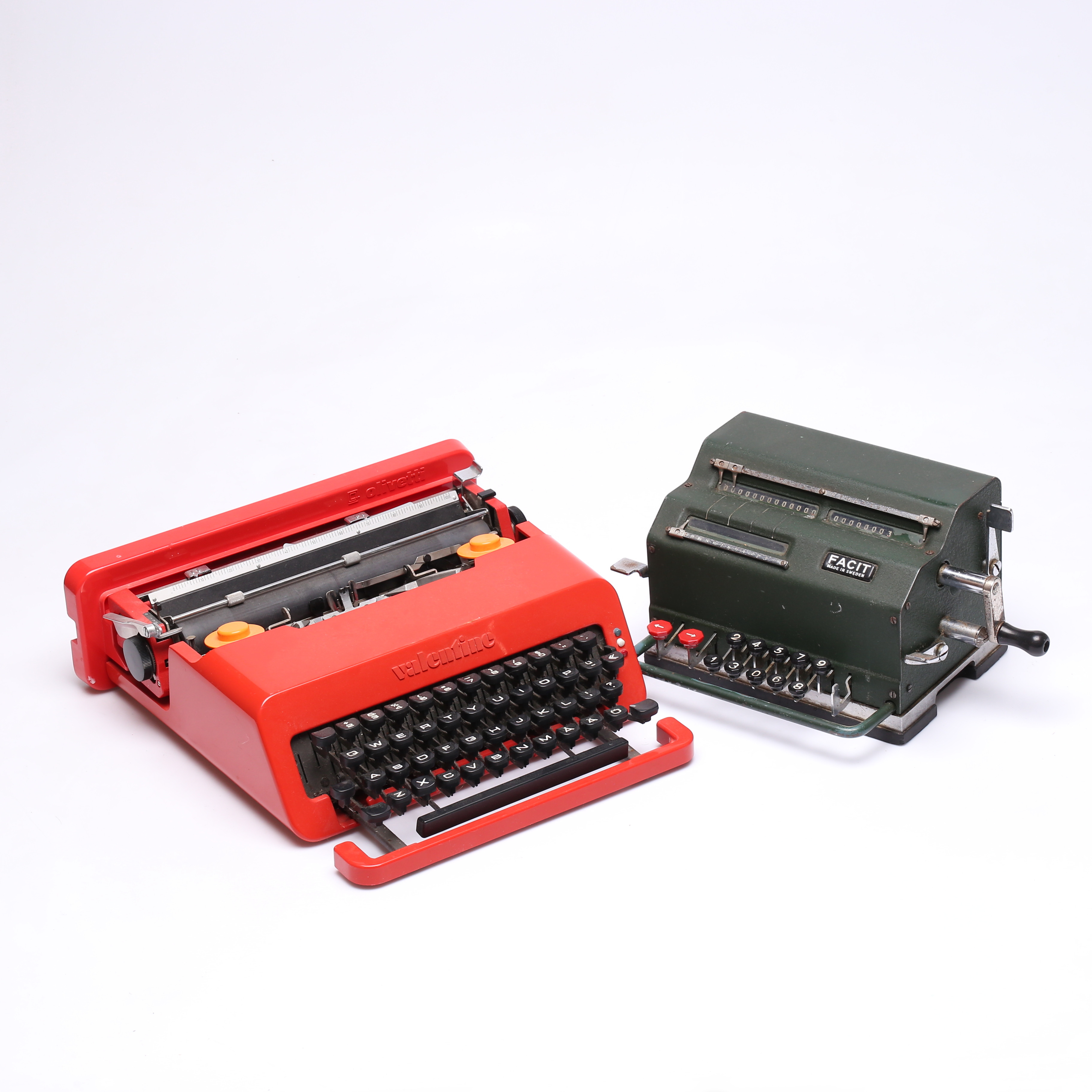 SKRIVMASKIN, "Valentine", Perry King och Ettore Sottsass, Olivetti samt RÄKNESNURRA, Facit.