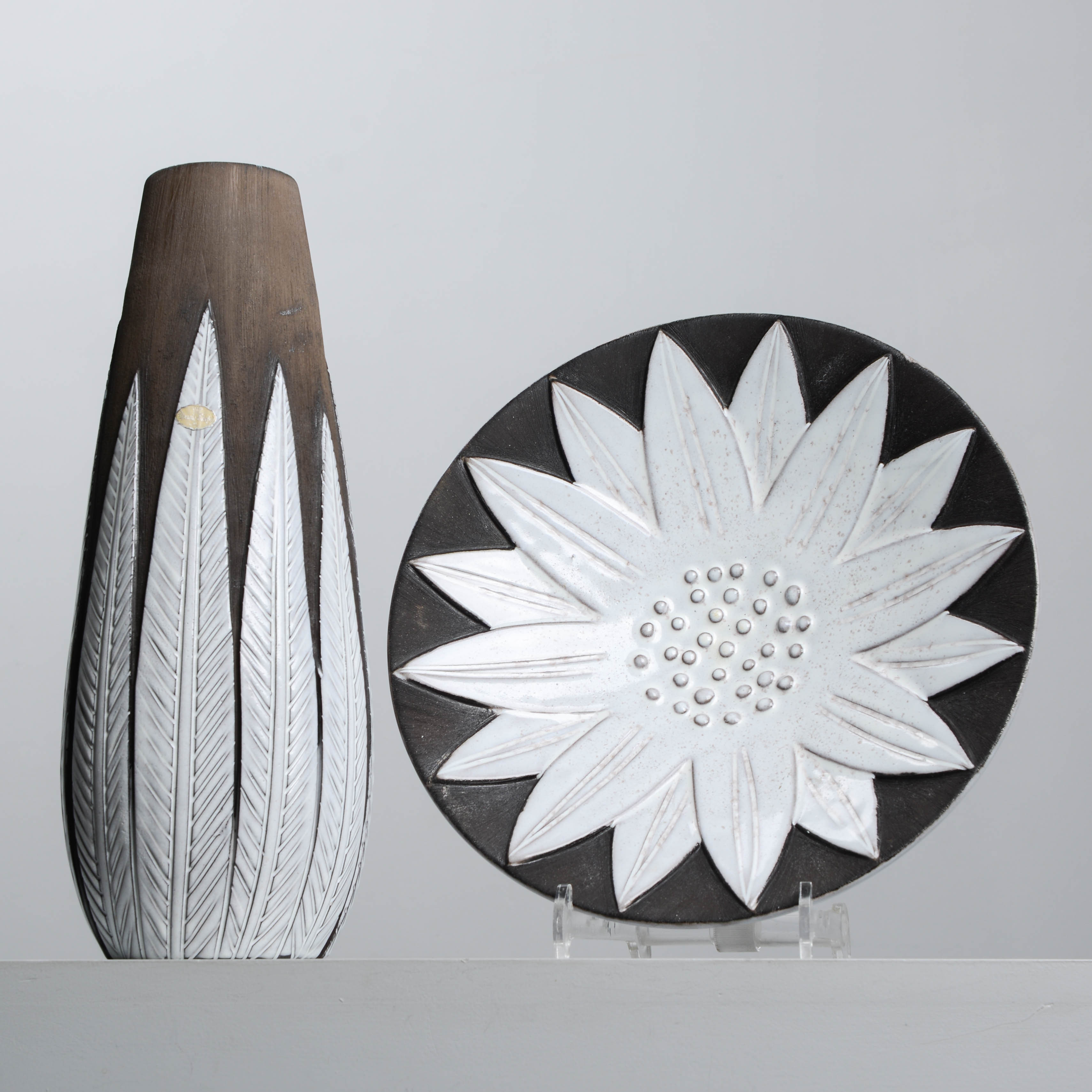 ANNA-LISA THOMSON. "Paprika", vas samt fat, Upsala-Ekeby, 1949-69.