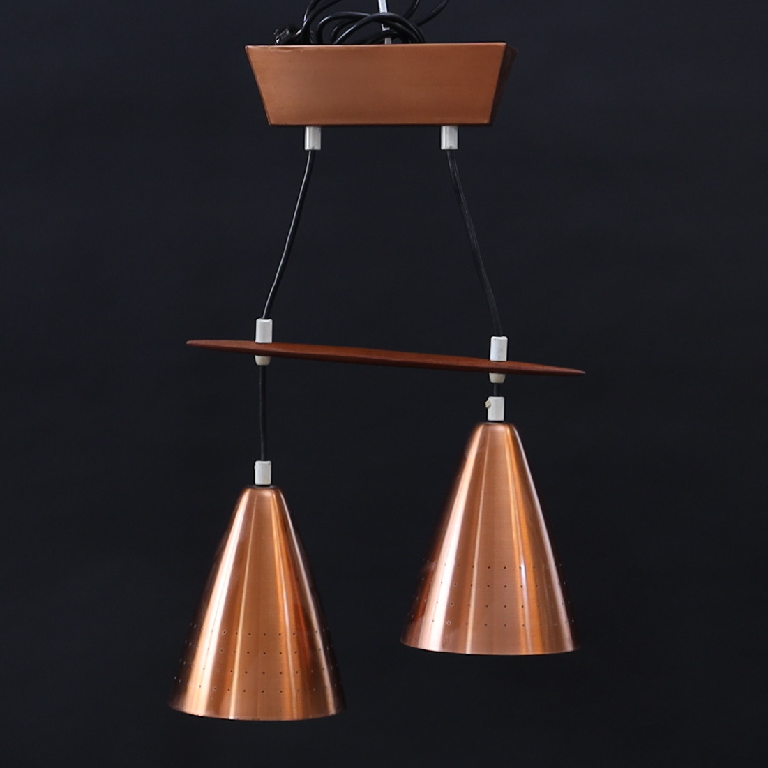 TAKLAMPA, 1950/1960-tal Koppar & teak.