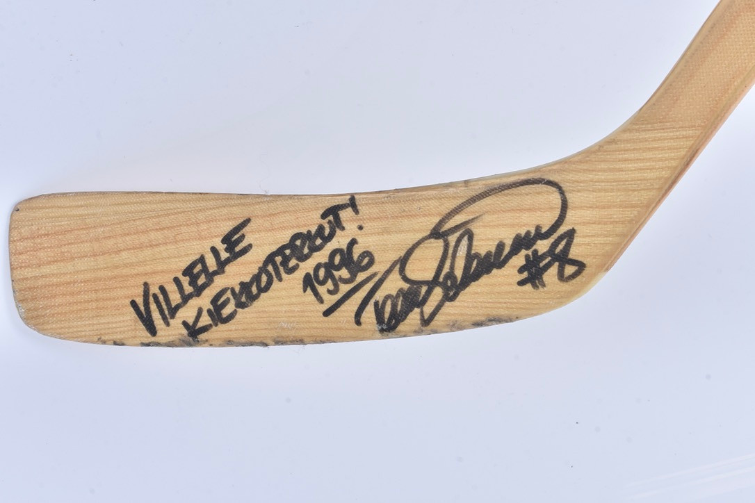 ISHOCKEYKLUBBA, signerad av Teemu Selänne, World Cup 1996.
