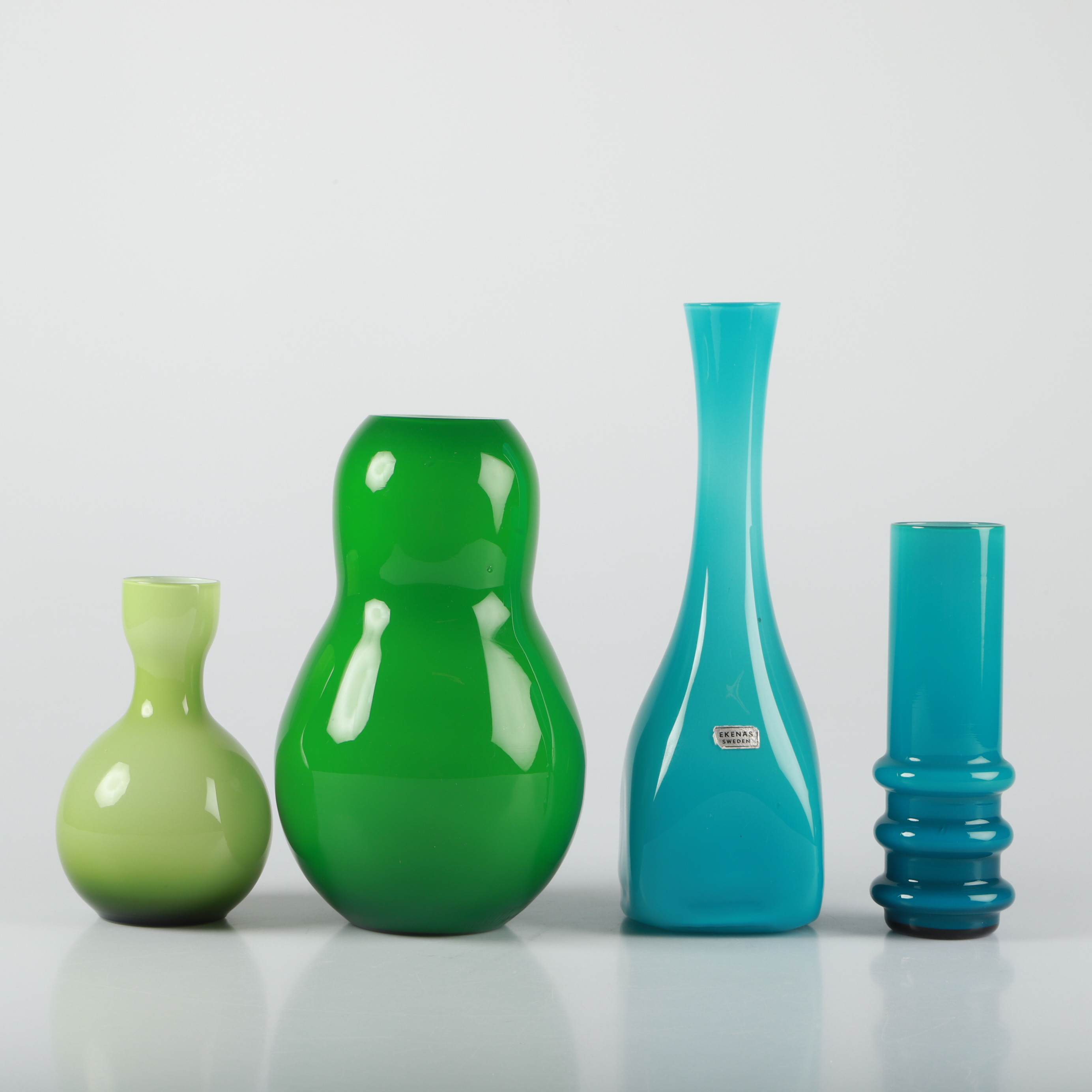 VASER, 4 stycken, glas, 1900-tal.