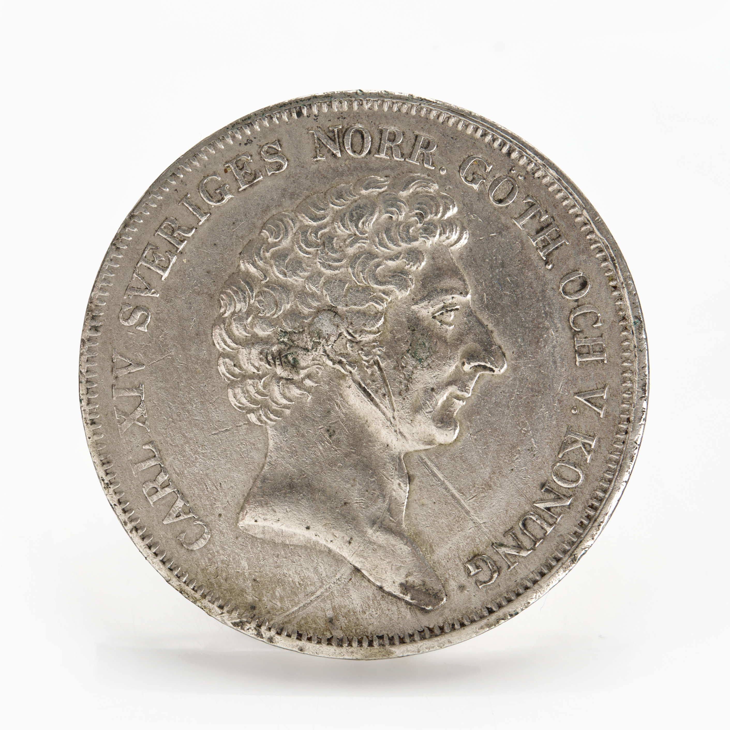 KARL XIV JOHAN ( (1818-1844) 1 riksdaler specie 1842 riksvapnet. Randskrift.