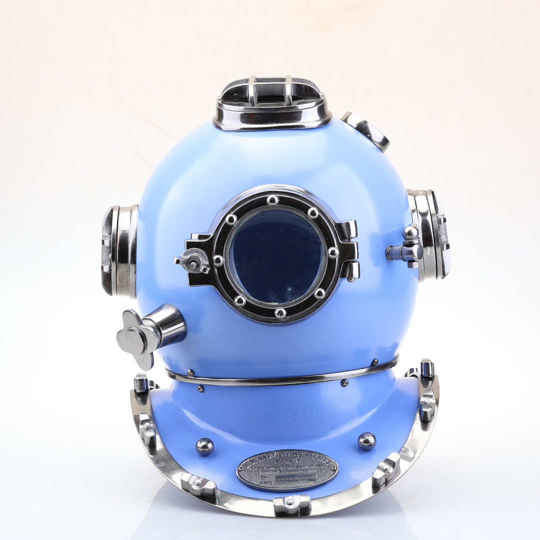 DYKARHJÄLM. "US Navy Diving Helmet", metall, samtida replika.