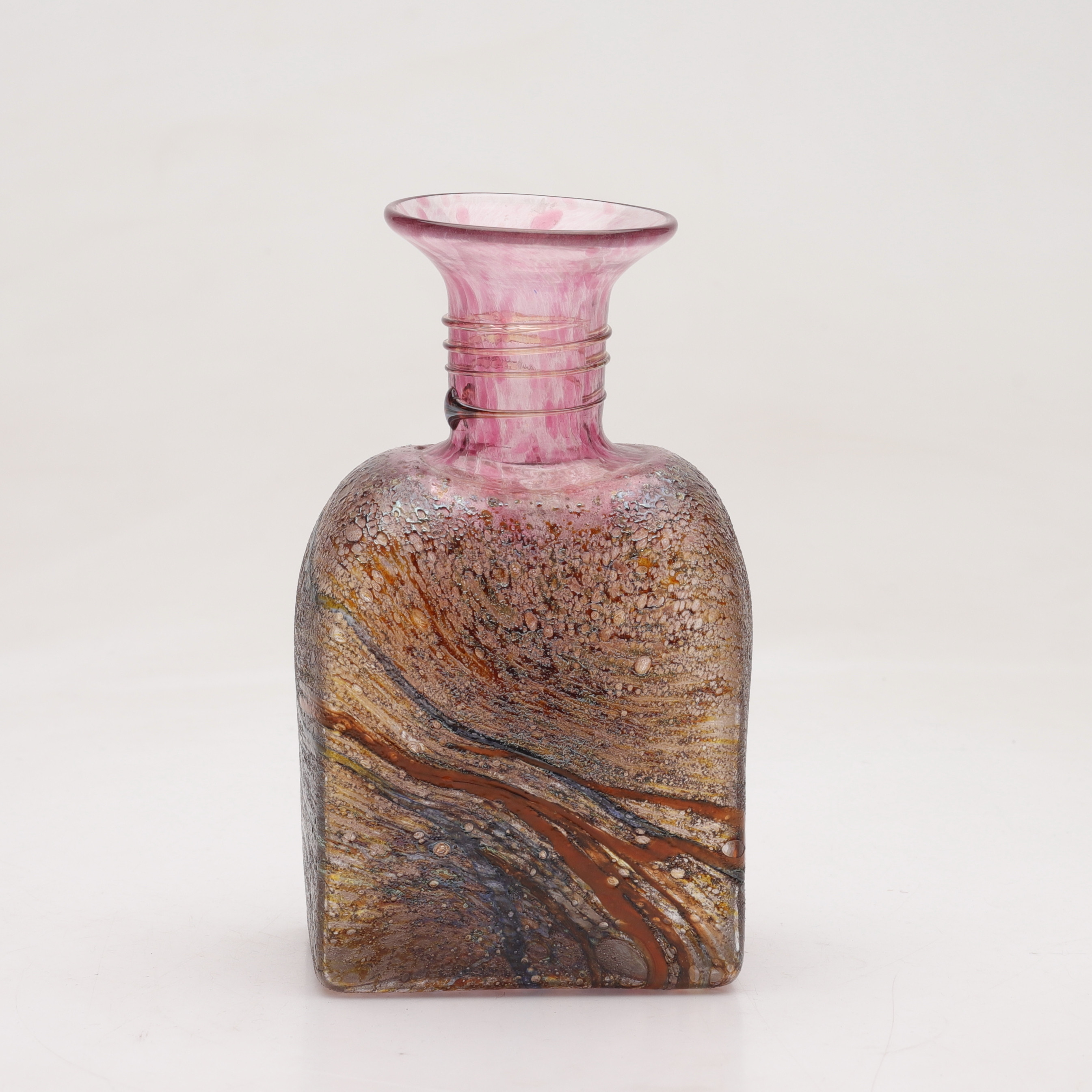 MILAN VOBRUBA, Vas, färgat glas, Gusum, signerad, 2000-tal.