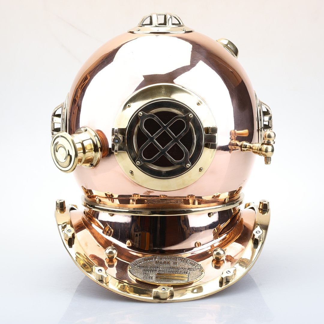 DYKARHJÄLM i koppar och mässing. "US Navy Diving Helmet", samtida replika.