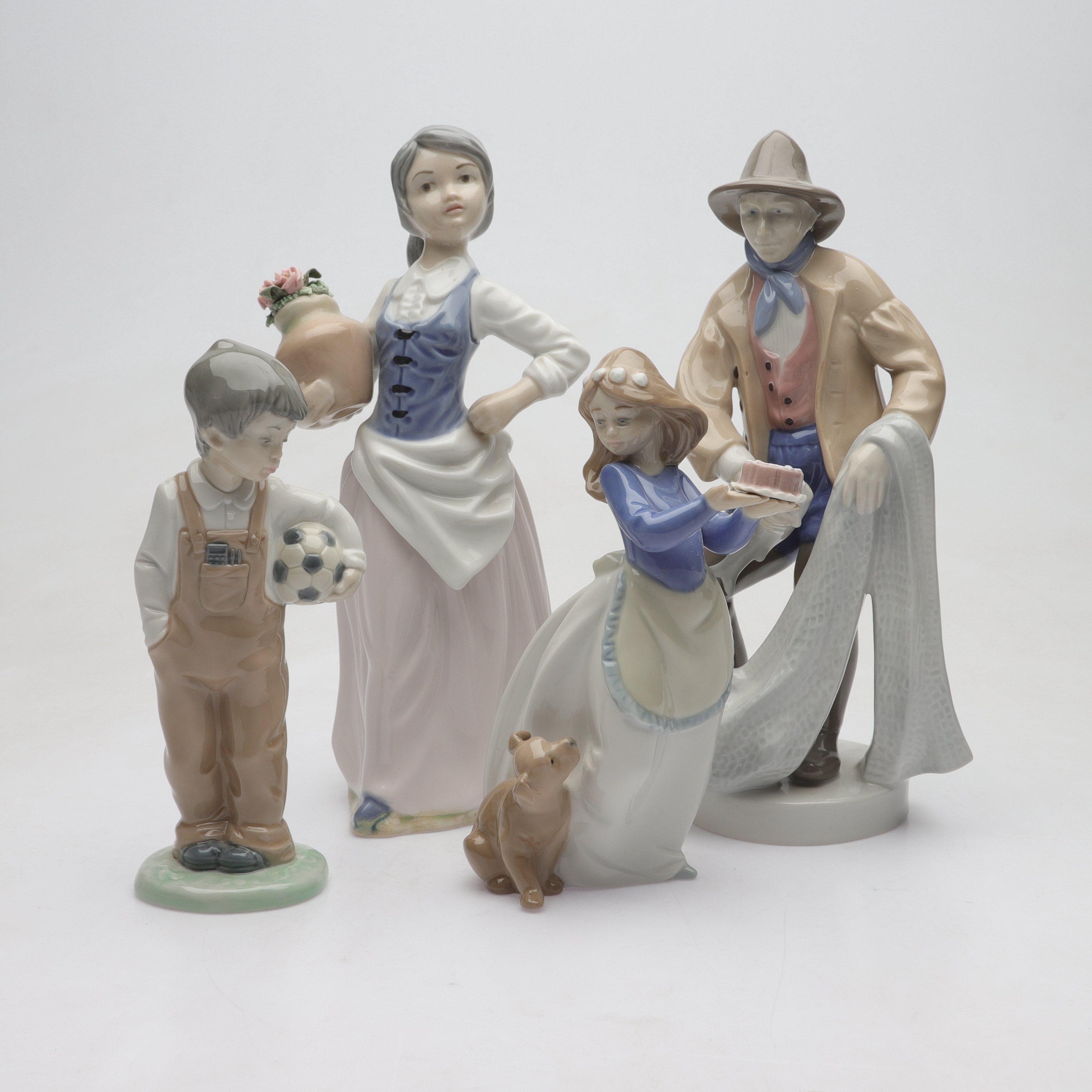 FIGURINER, 4 st, porslin, olika märken bland annat lladro och Wagner & Apel, Tyskland och Spanien, 1900-talets andra hälft.