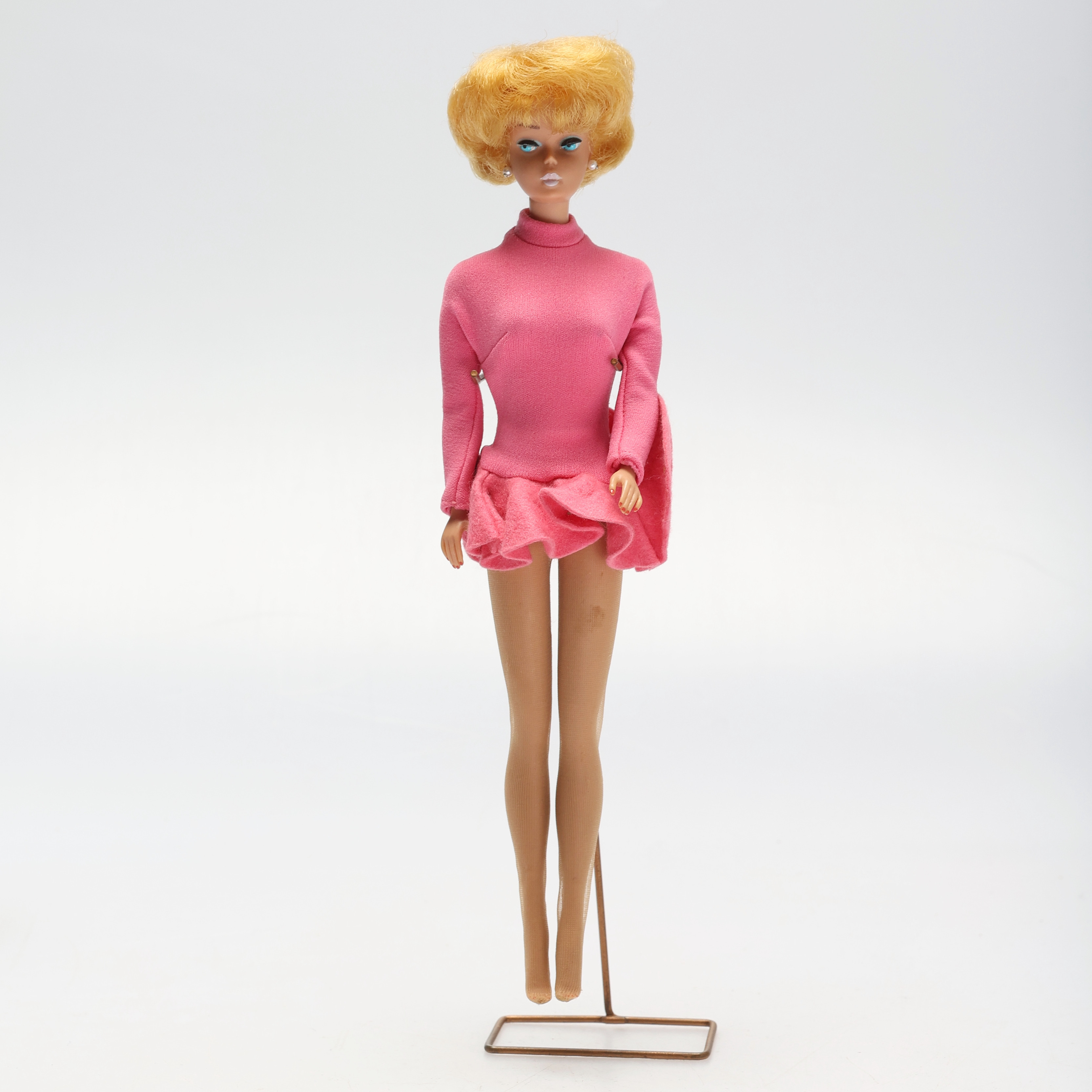 BARBIE. No 850, platinum, Bubble cut, Midge, 1962.
