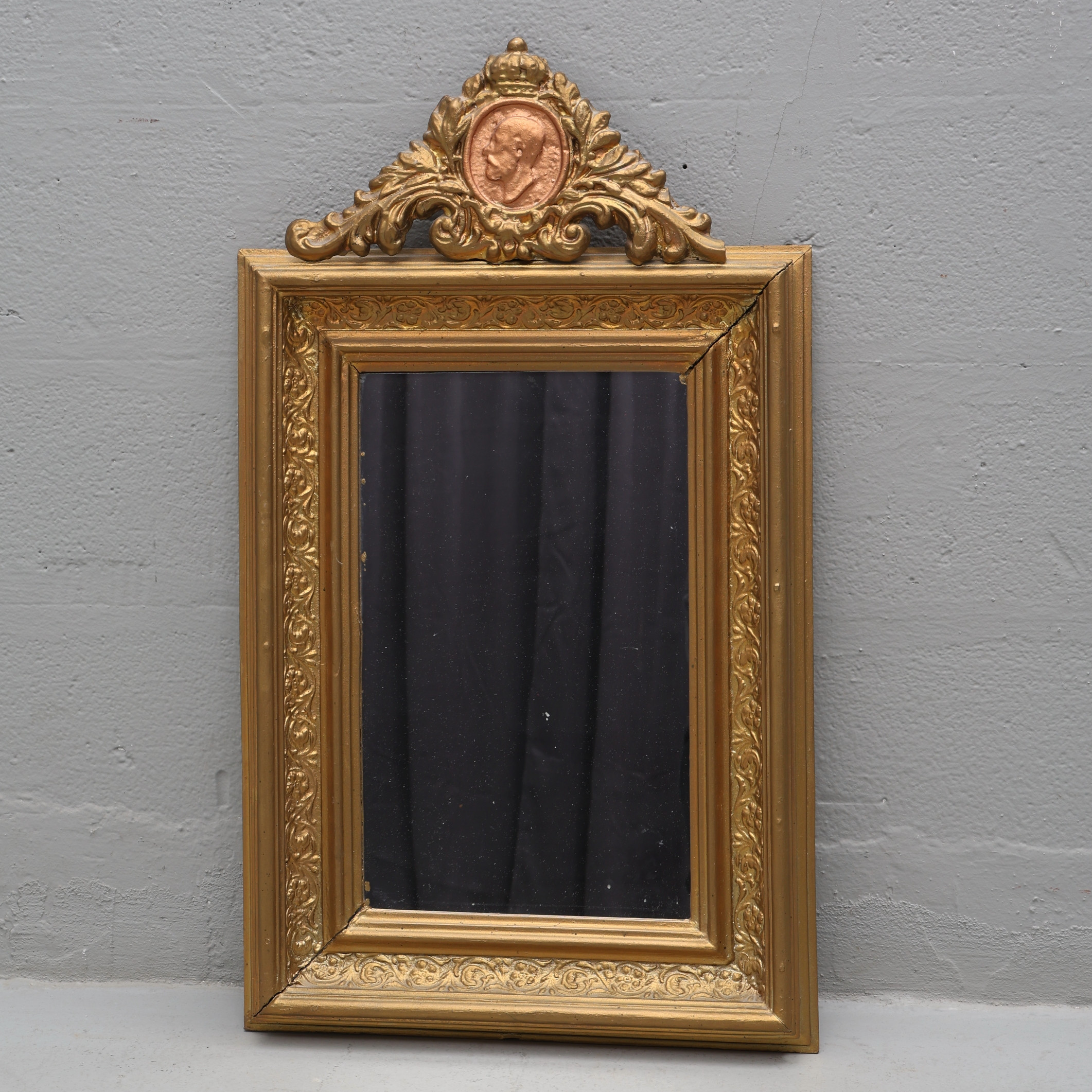 SPEGEL, bemålat trä, gustavianskstil, 1900-tal.