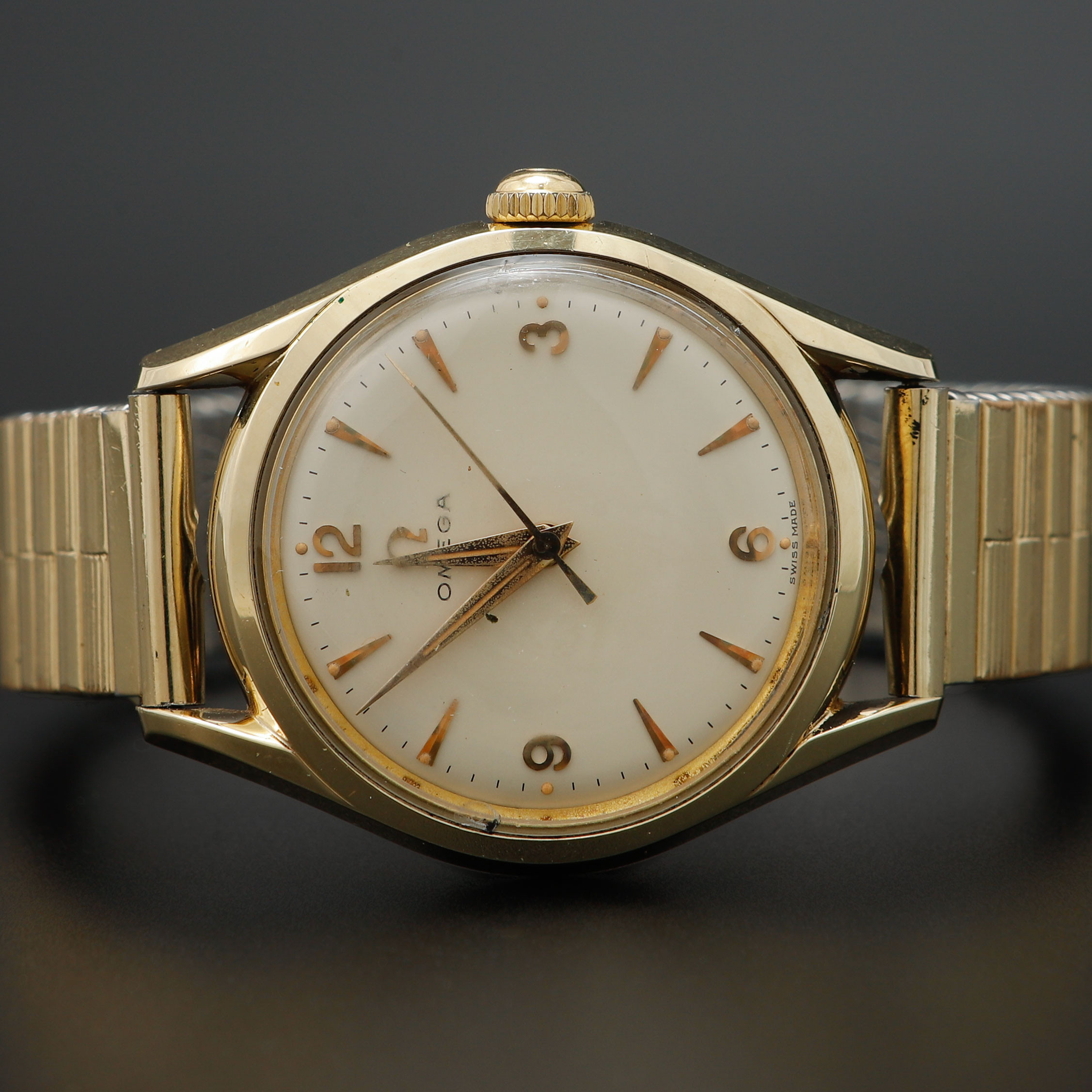ARMBANDSUR, Omega, guld på stål, manuell, ca 1956.