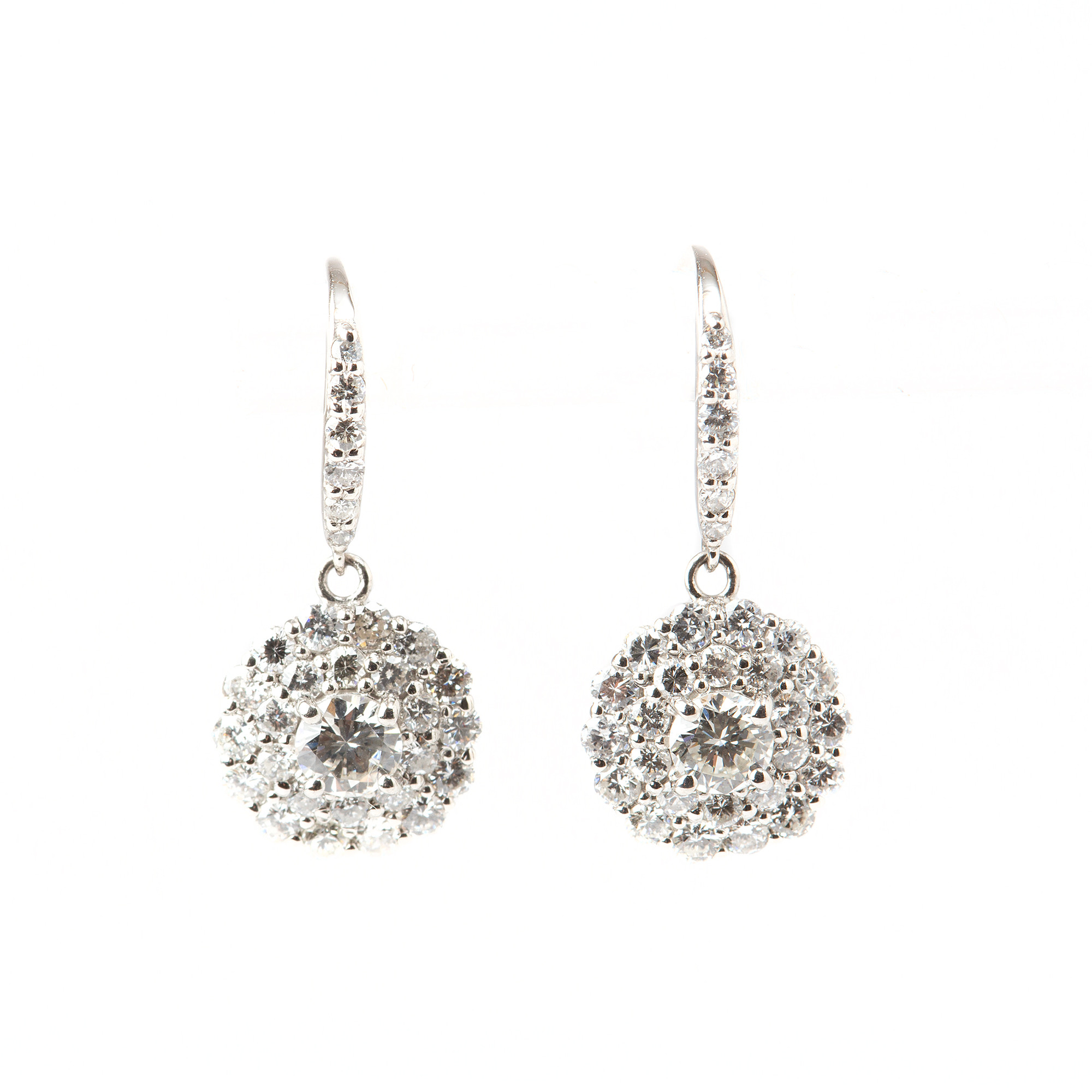 ÖRHÄNGEN, platina med briljantslipade diamanter, totalt 1.45 ct.