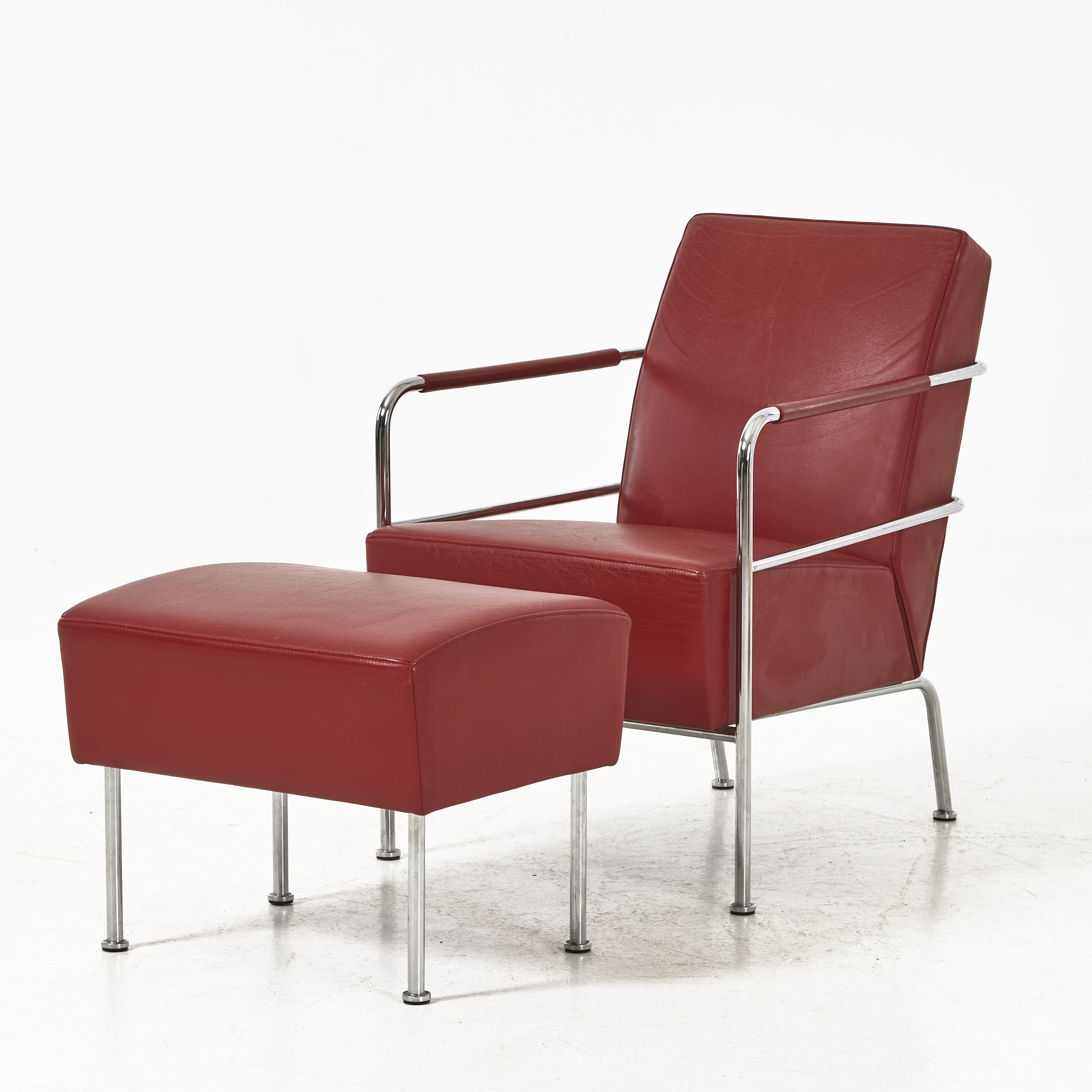 GUNILLA ALLARD. Fåtölj med fotpall, "Cinema", Lammhults, etikettmärkt 1997.