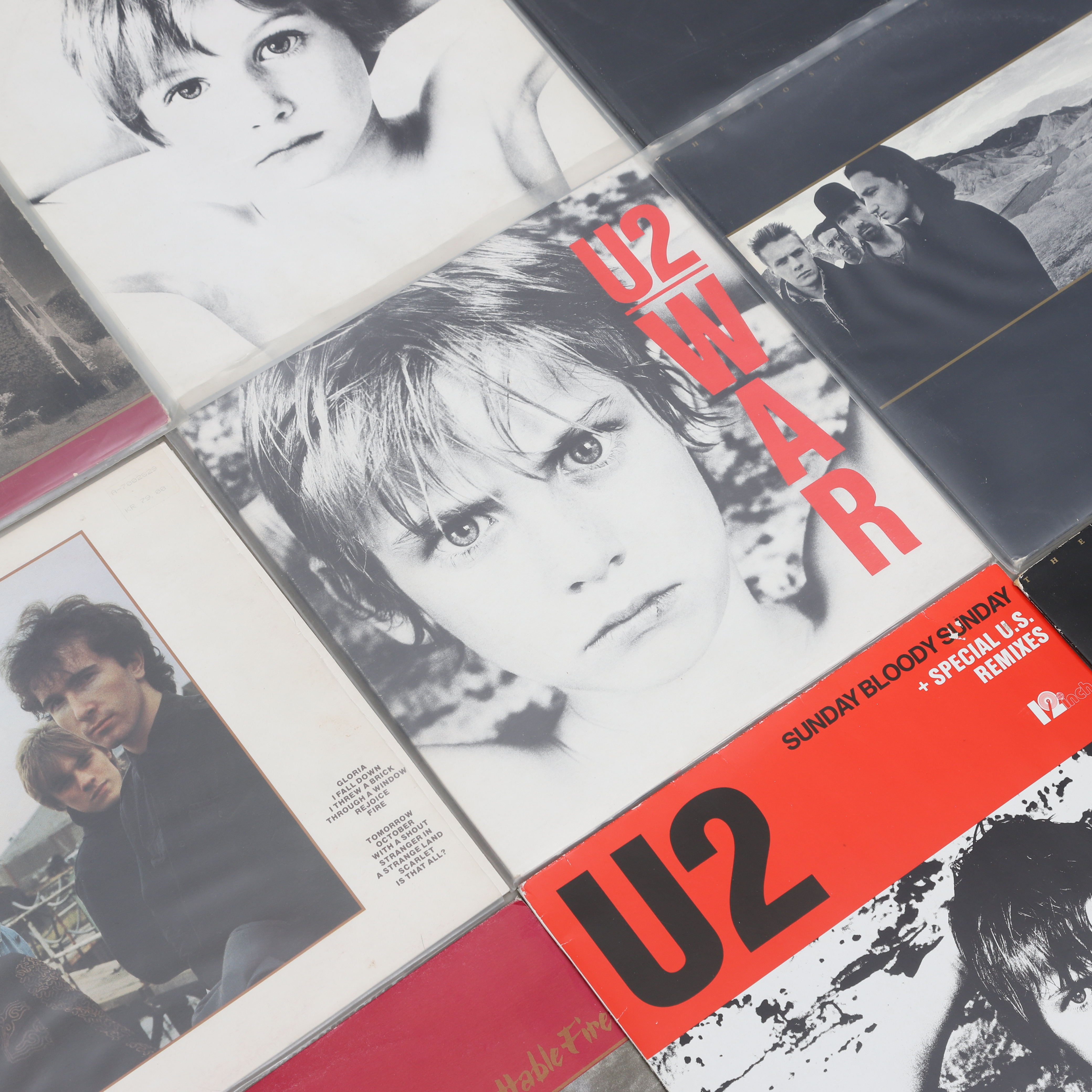 VINYLSKIVOR, 10 st, U2, b.la. "Boy"/"War".