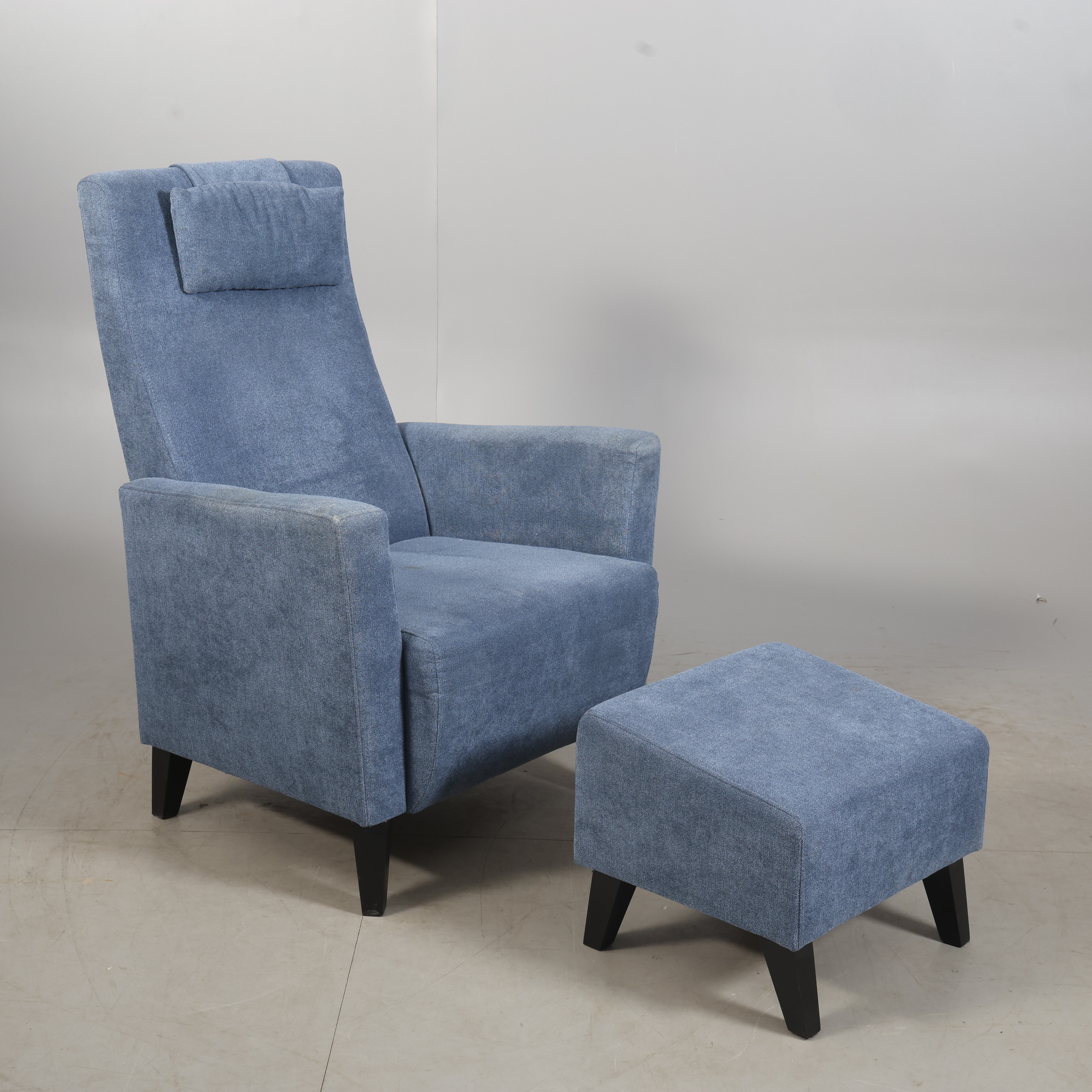 FÅTÖLJ & FOTPALL, "Erik", samtida, Mio.