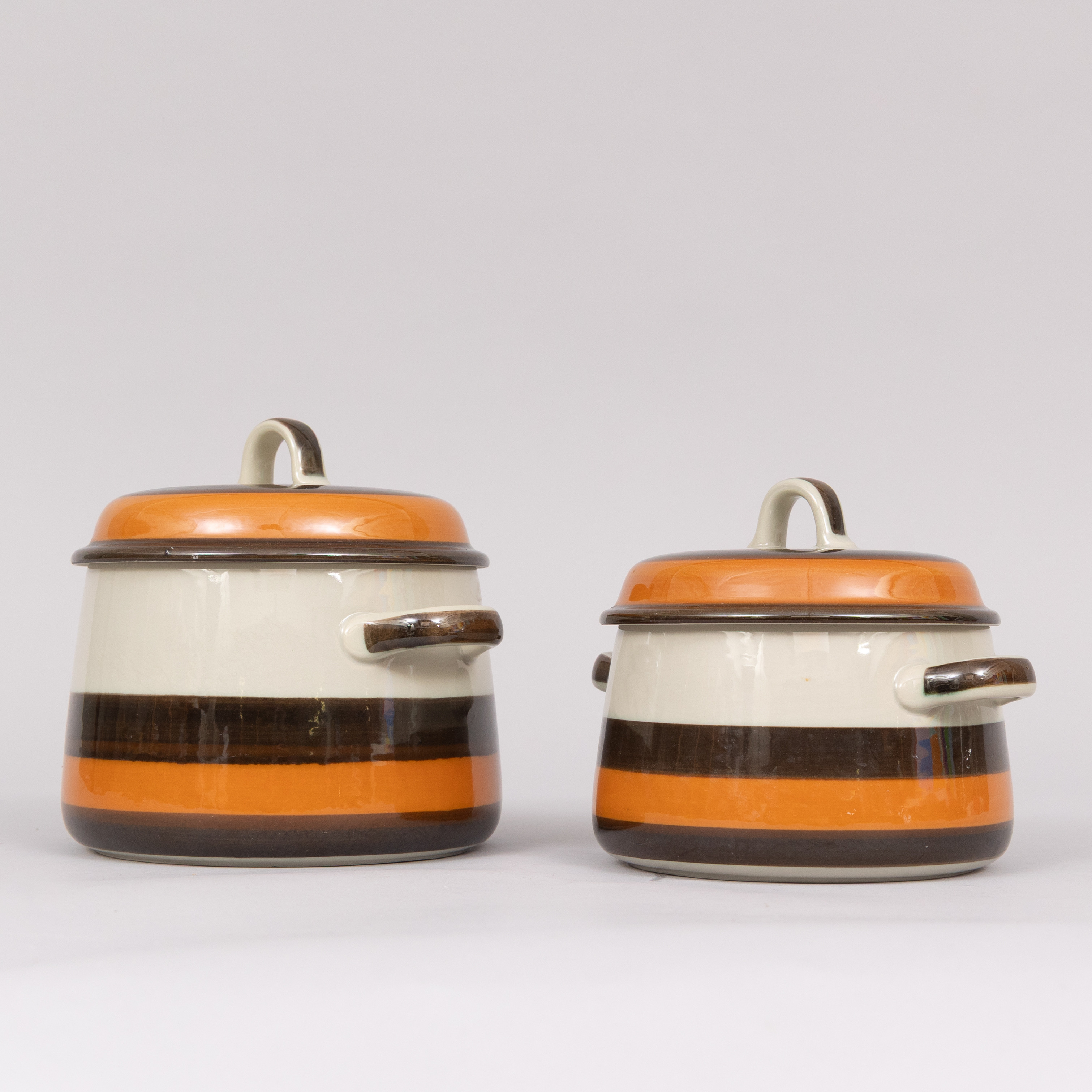 MARIANNE WESTMAN. Karotter, 2 st, stengods, Rörstrand, 1970/80-tal.