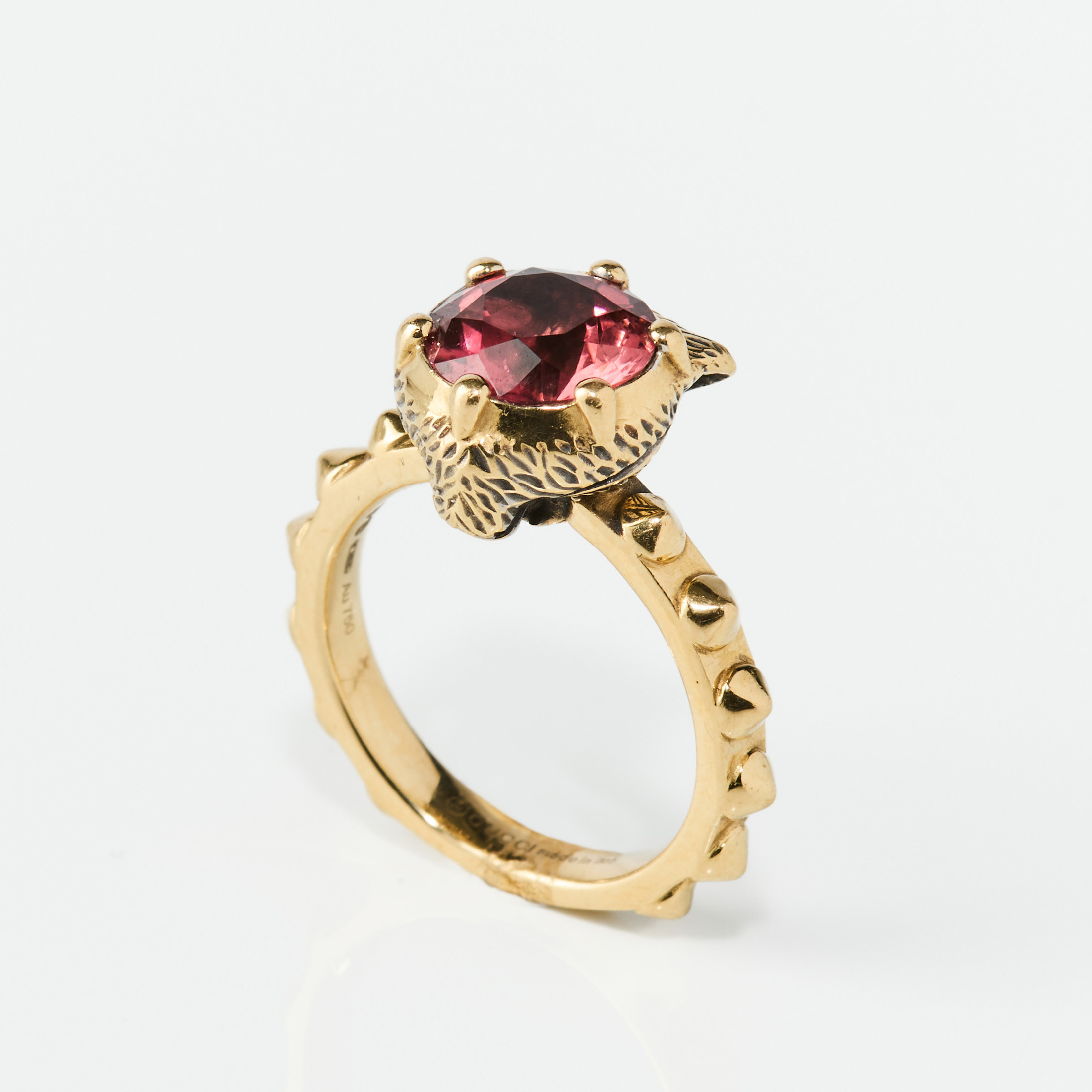 GUCCI. Ring, 18K guld och en röd turmalin så kallad rubelit, Italien.