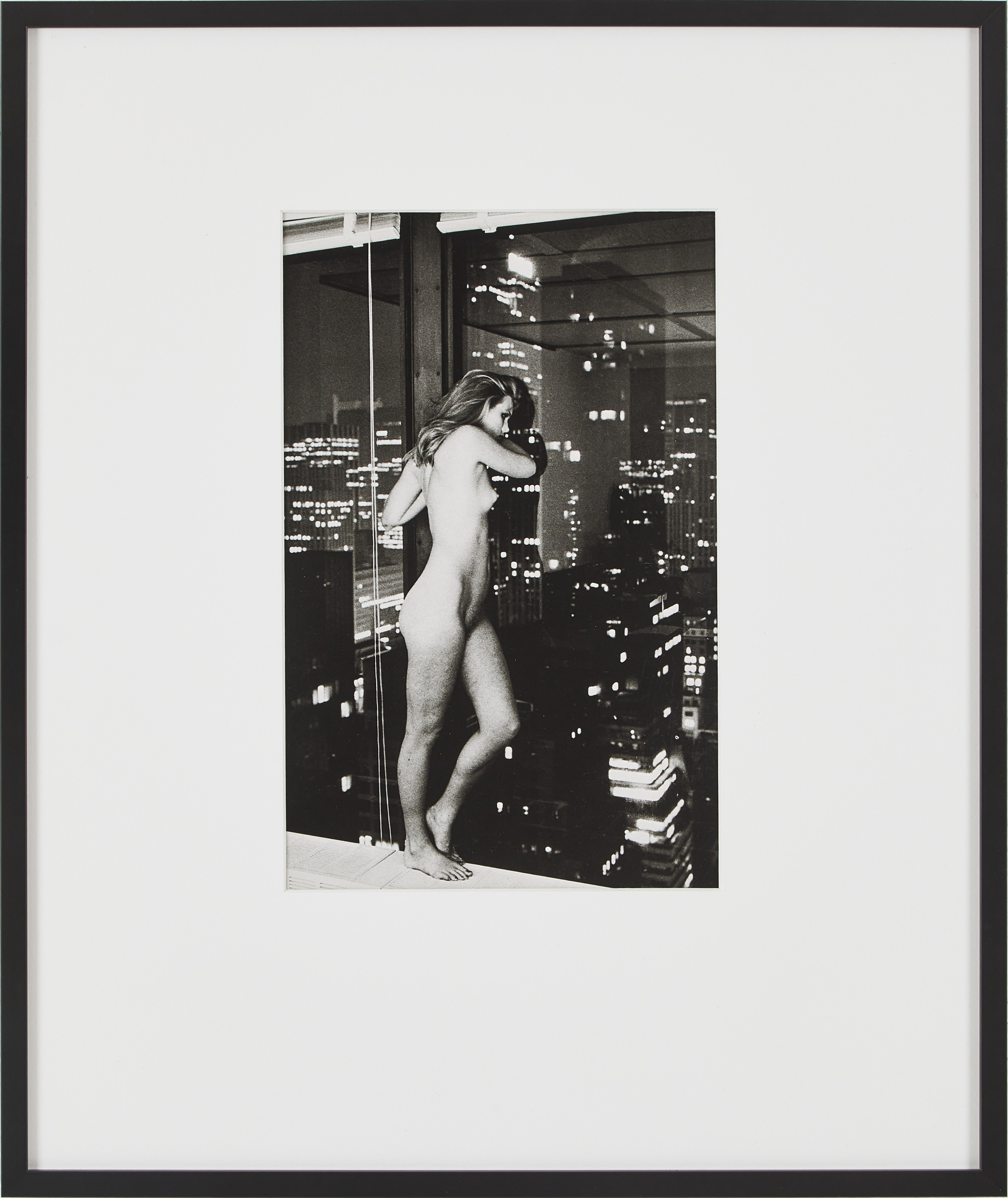 HELMUT NEWTON. Efter, "Patti Hansen over Manhattan", 1977, offsetlitografi, ur Special Collection från 1979.