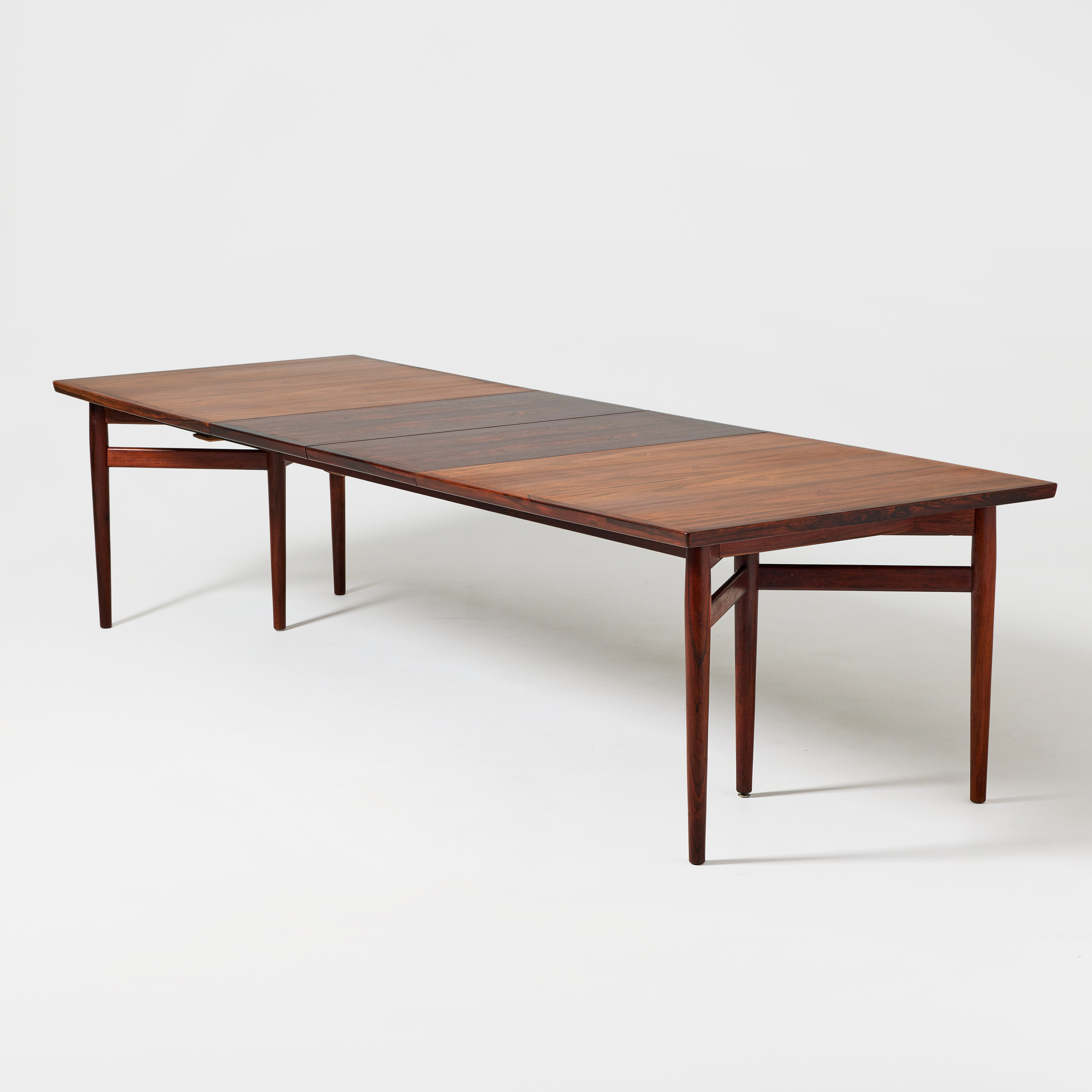 ARNE VODDER. Matbord, Sibast Møbler, Danmark 1950/60-tal, palisander, med två iläggsskivor.