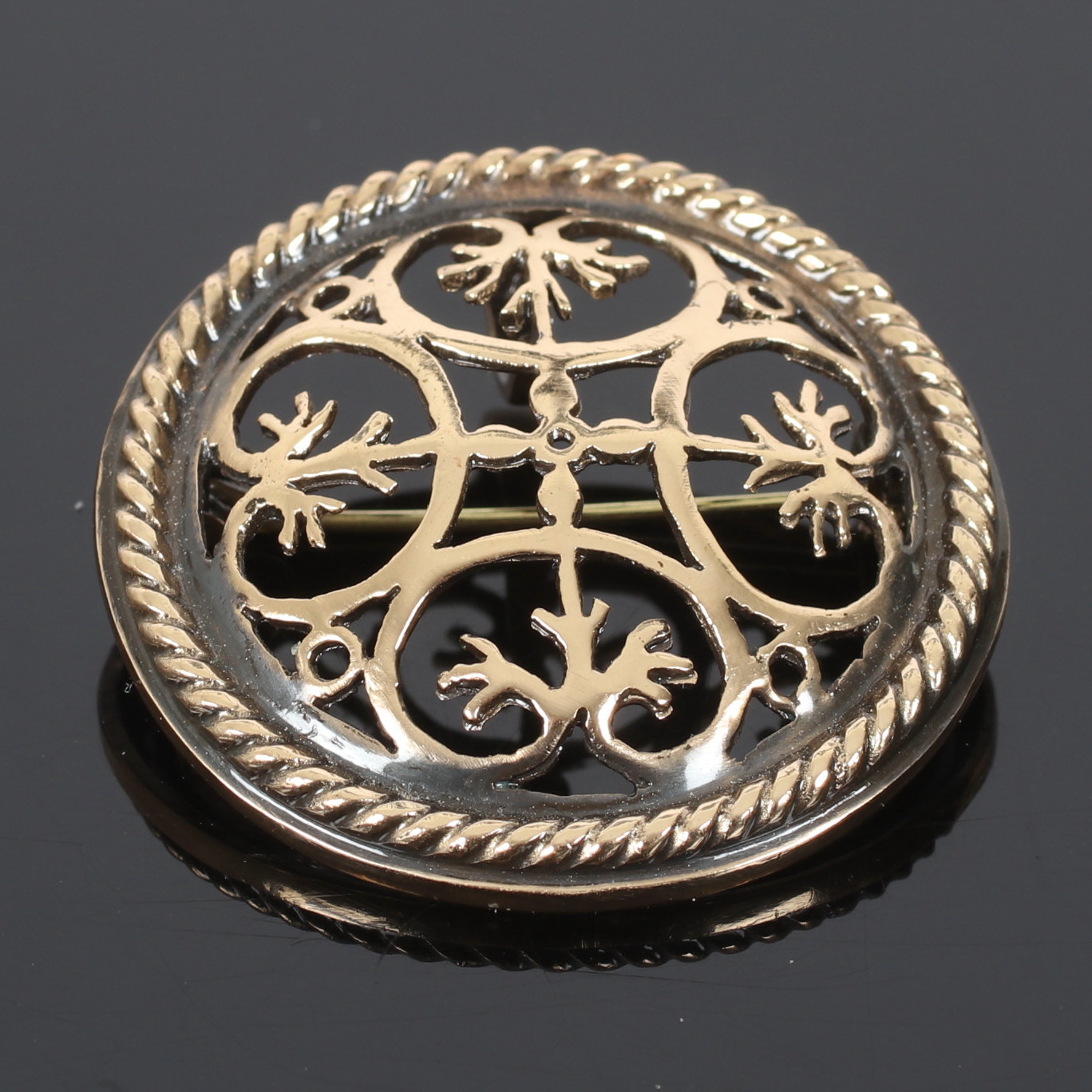 (6-2-12) BROSCH/HÄNGE, brons, fornnordisk design, Guld Carlsen, Sundsvall.