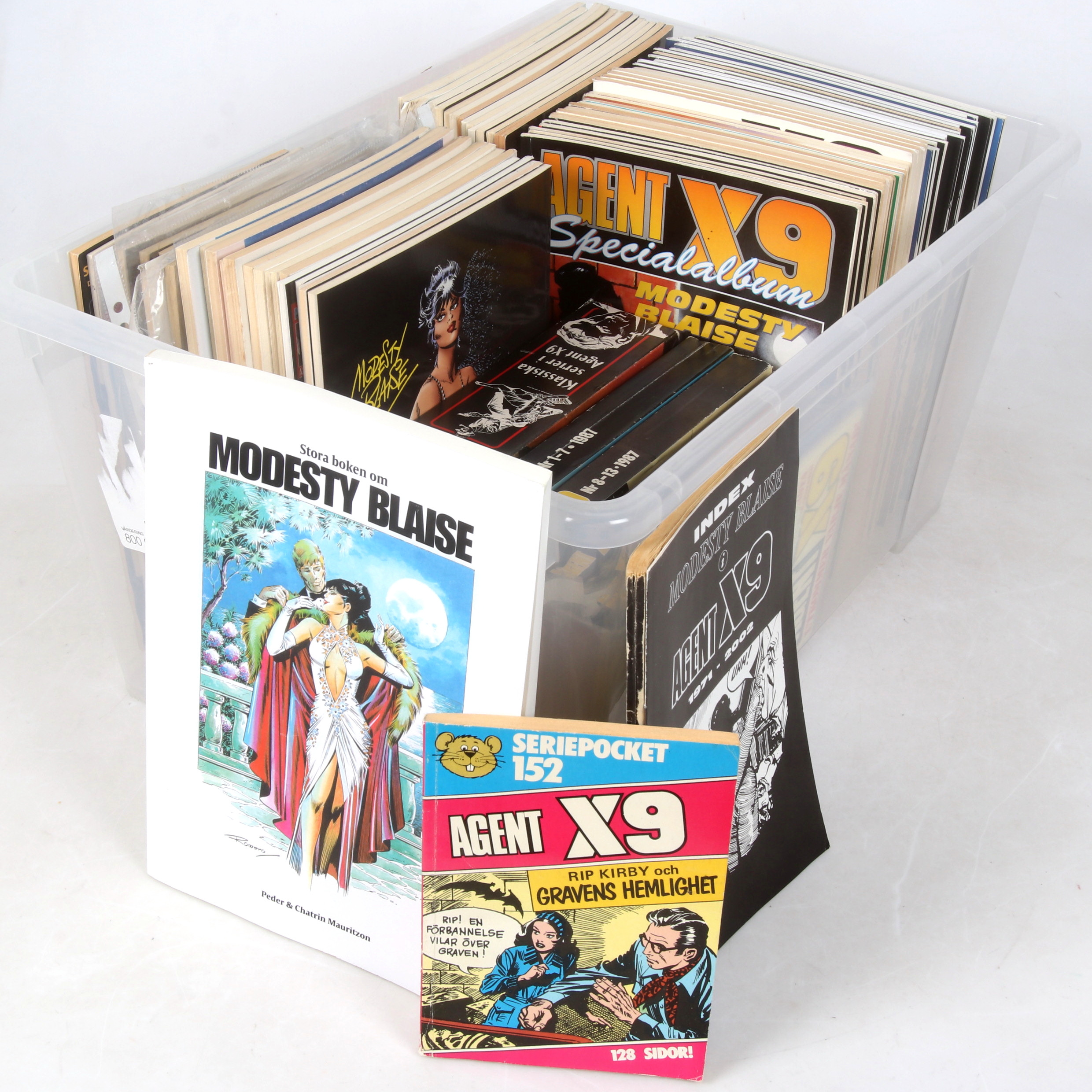 AGENT X9 och MODESTY BLAISE, ca 90 st, serietidningar och album. 1980-2000-tal.