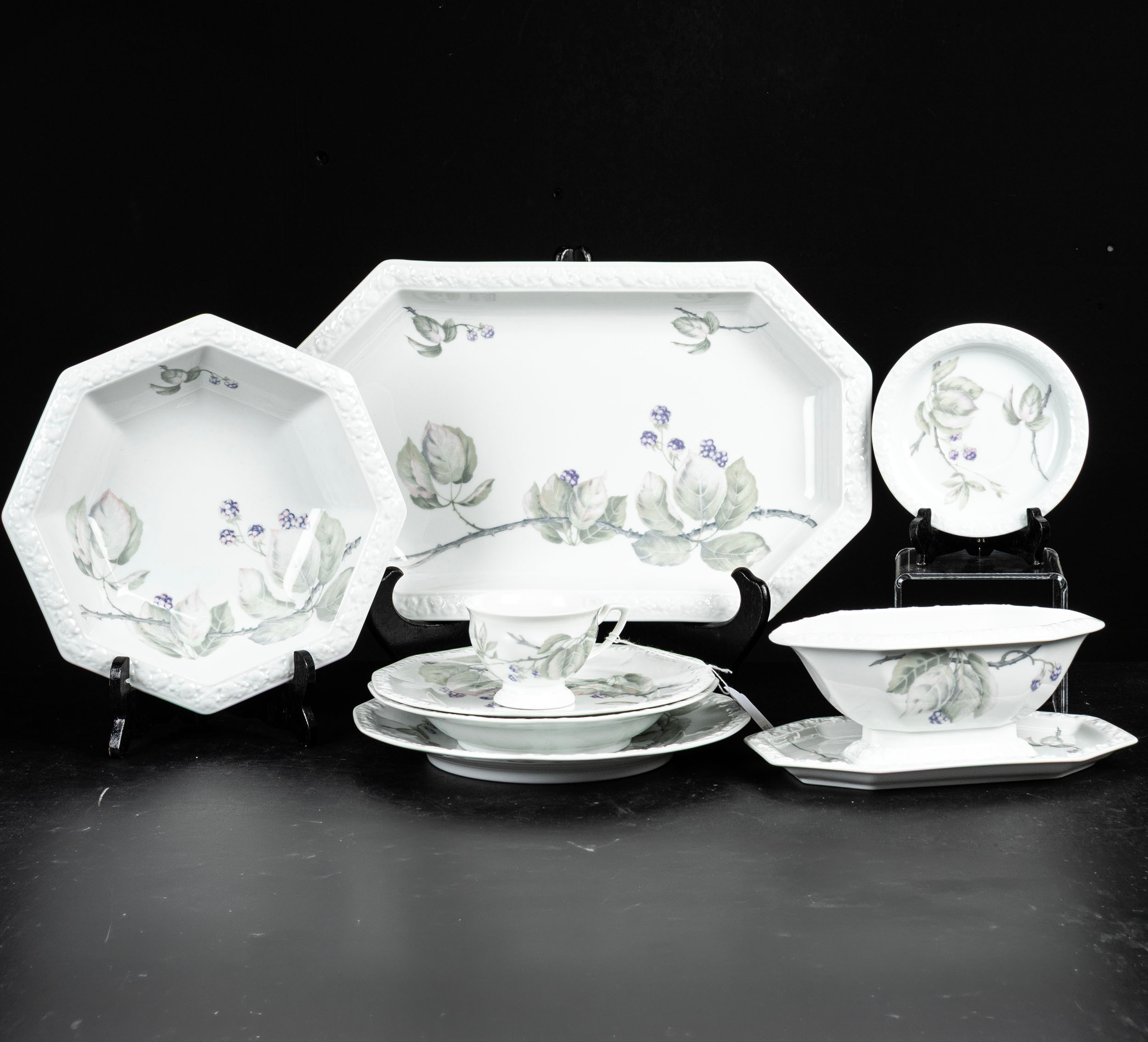 MATSERVIS, för 12 personer, 51 delar, "Classic Rose", Rosenthal, Tyskland.