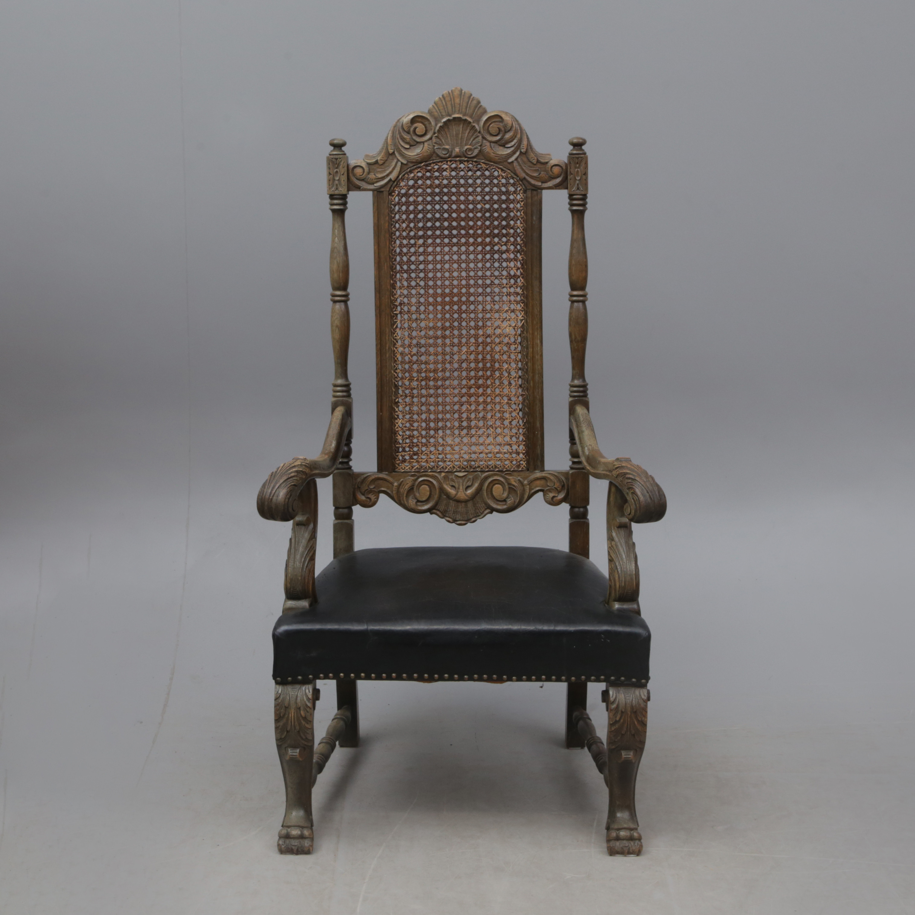 STOL, tronliknande, trä, barockstil, sekelskiftet 1900.