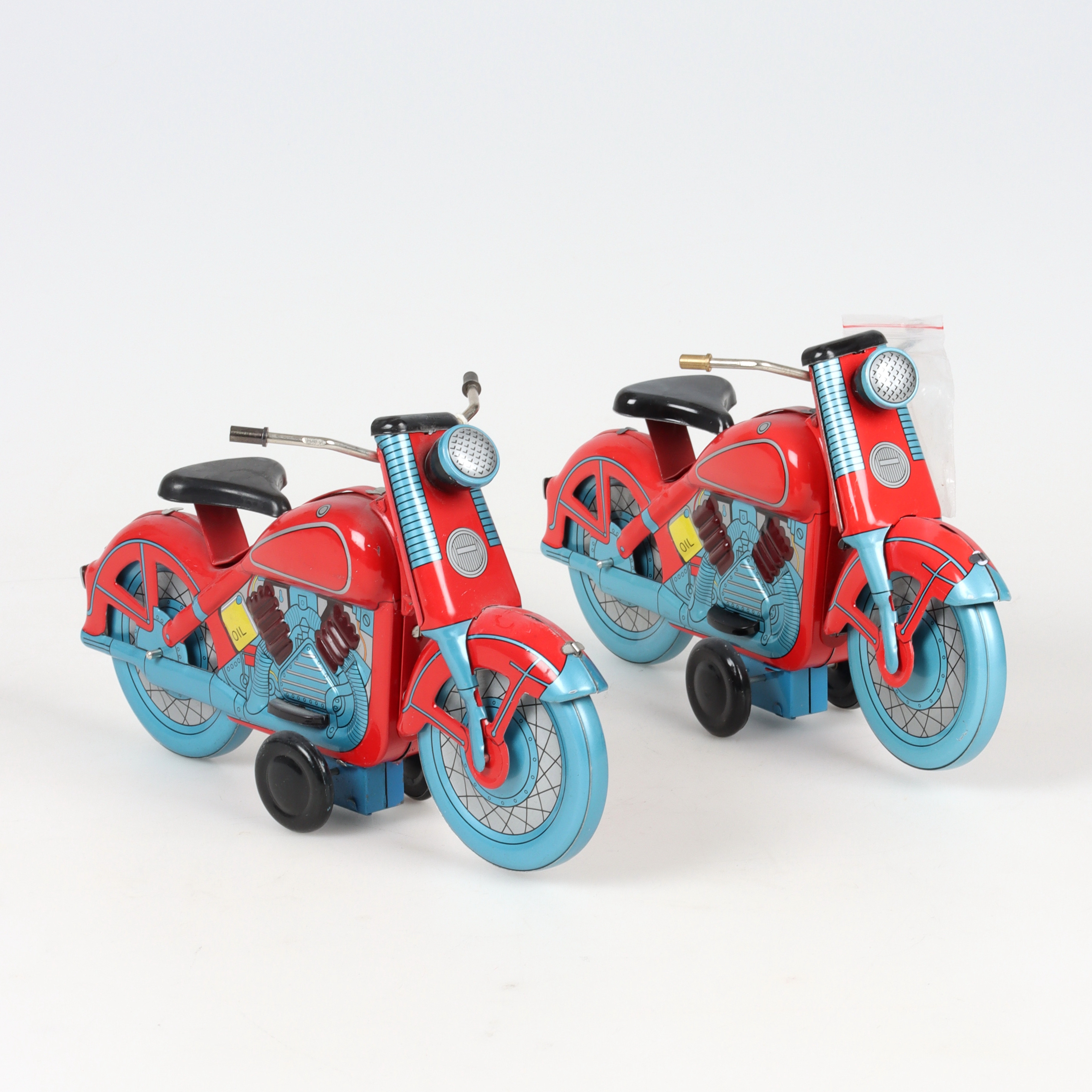 MOTORCYKLAR, 2 st, litograferad plåt, Kina, 1900-talets andra hälft.