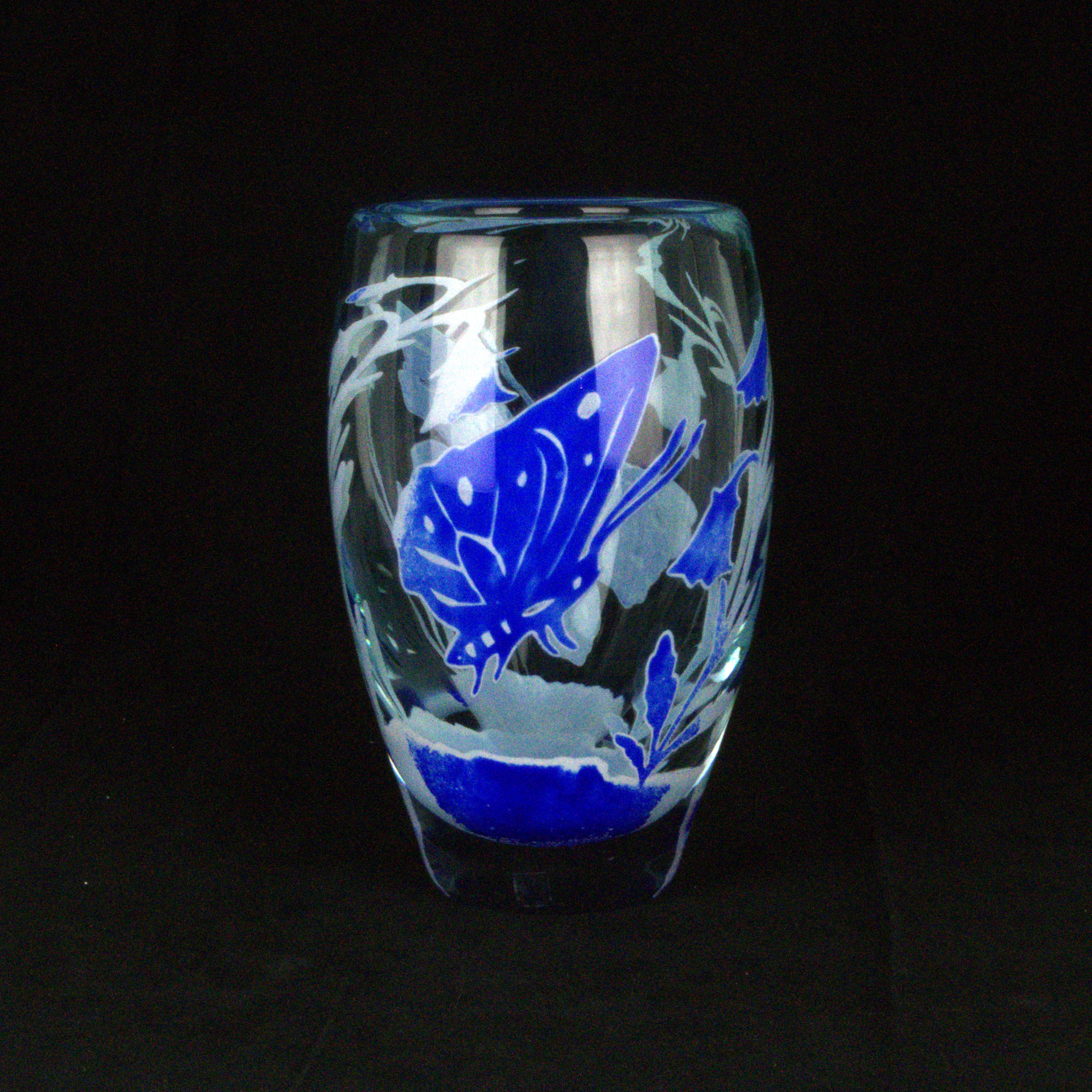 ASTRID GATE. Vas, glas, dekor av blåklockor och fjäril i blått mot gröntonad fond, signerad, special edition, 200/299, Johansfors.