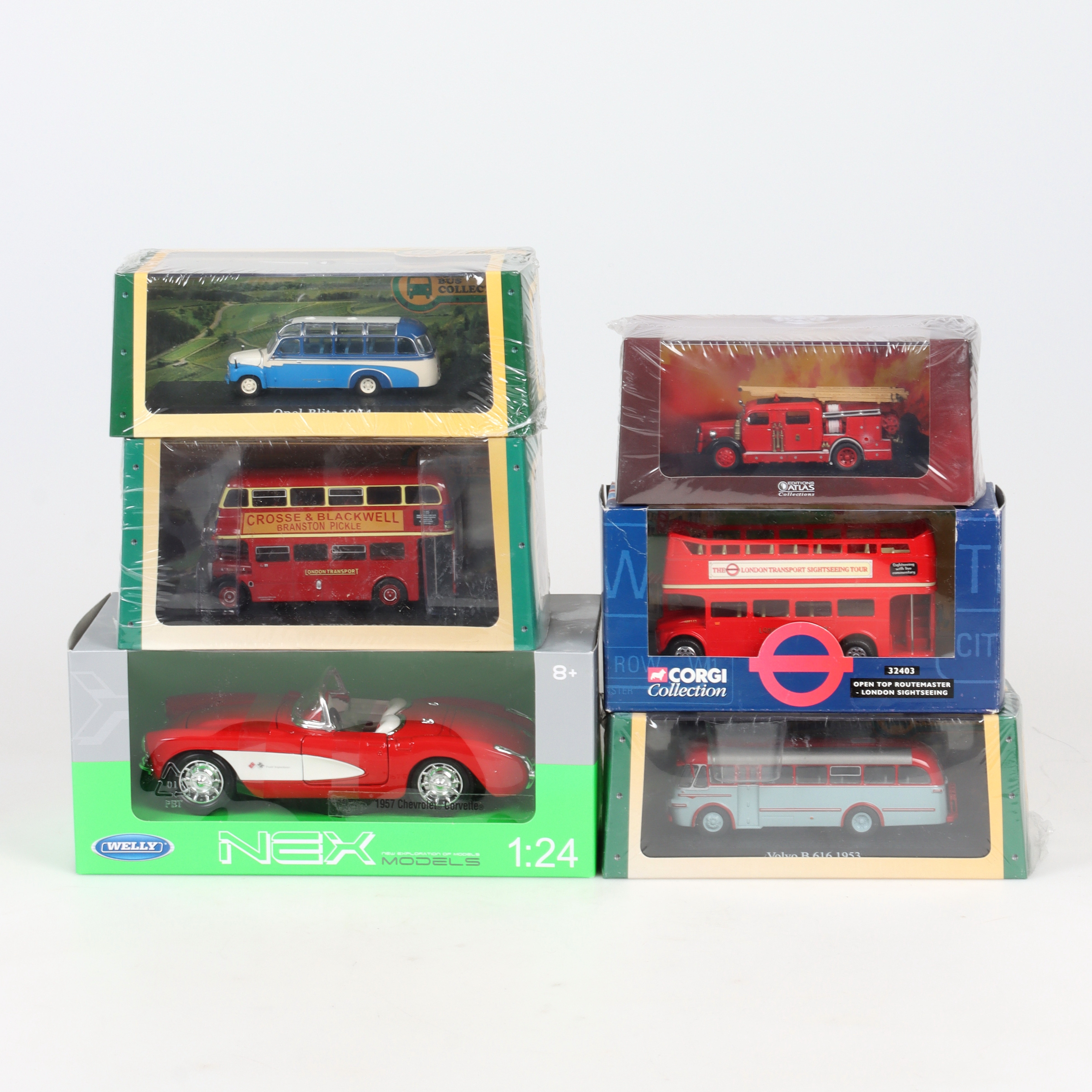 MODELLFORDON, 6 st, bussar brandbil, bil, Atlas, Welly samt Corgi, 2000-tal.