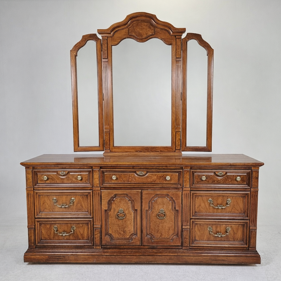 SPEGELBYRÅ/SIDEBOARD, Huntley, Thomasville, USA.